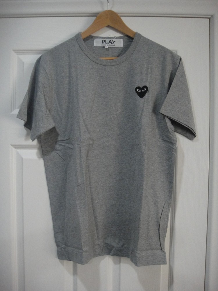 Comme Des Garcons Play Men’s Classic Black Heart Logo Grey Size Medium, BRANDNEW