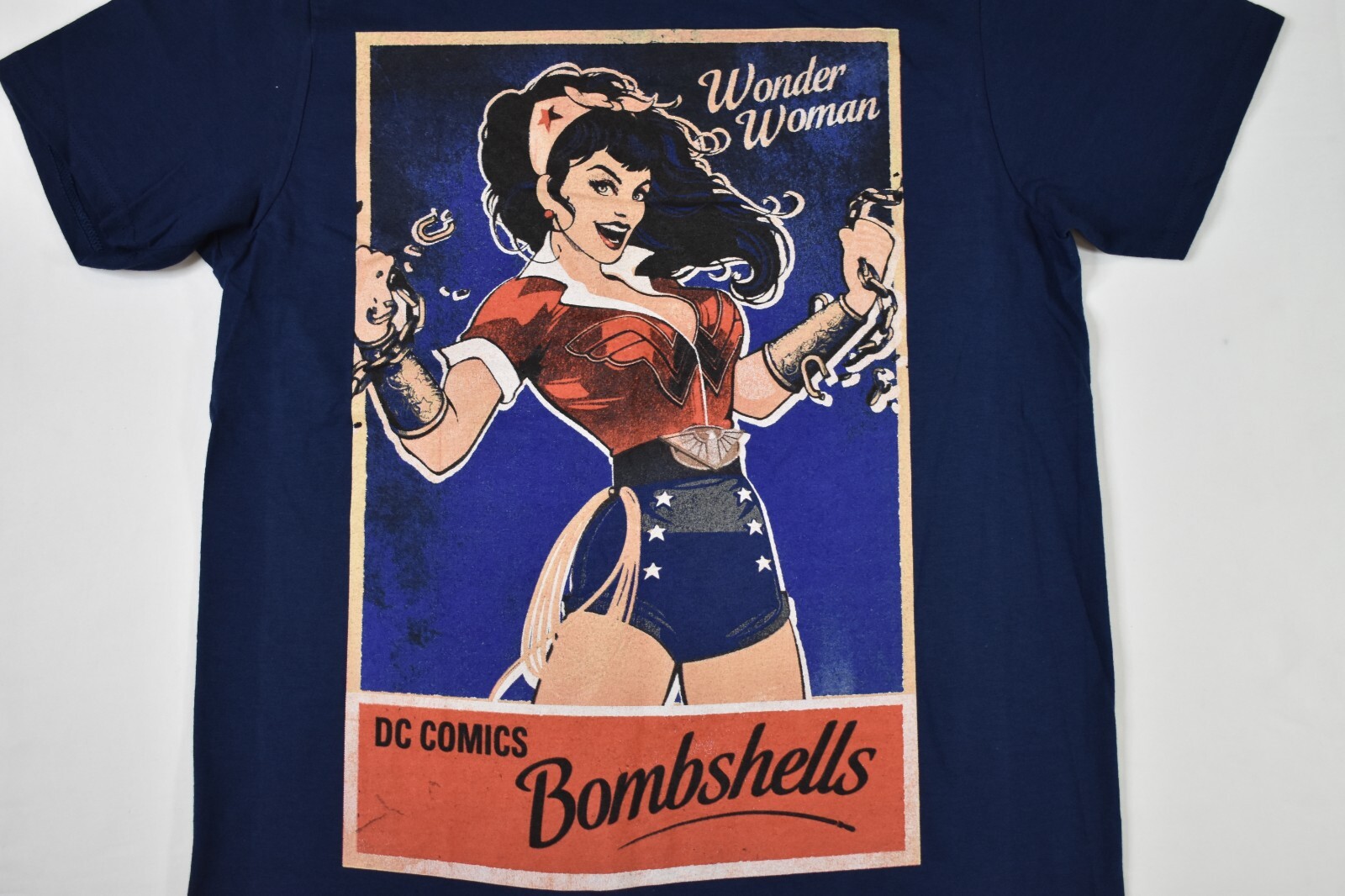 DC Comics Mens Wonder Woman DC Comics Bombshells Shirt New M, XL gallery