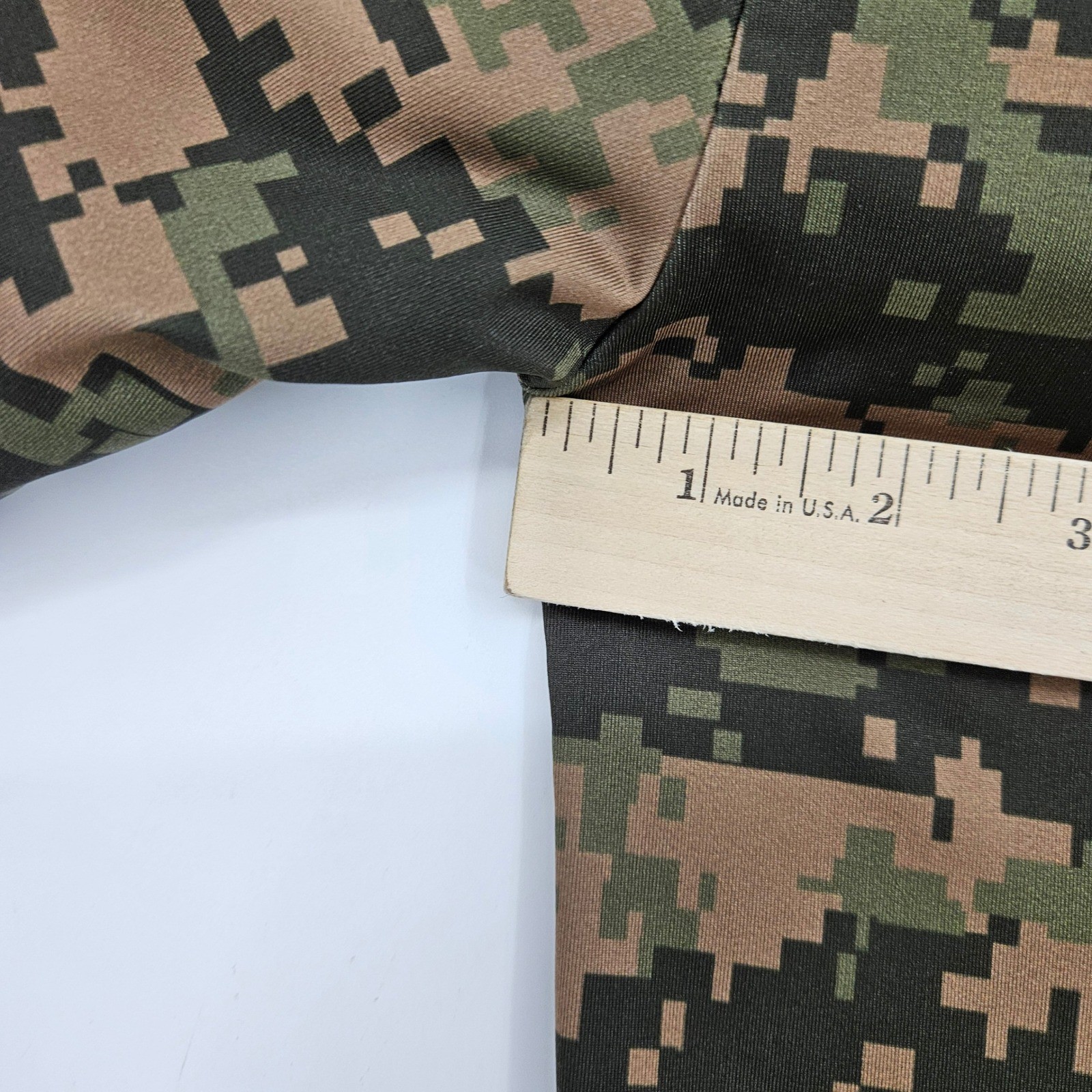Under Armour Compression Shirt Mens Medium Camo Heatgear Short Sleeve gallery