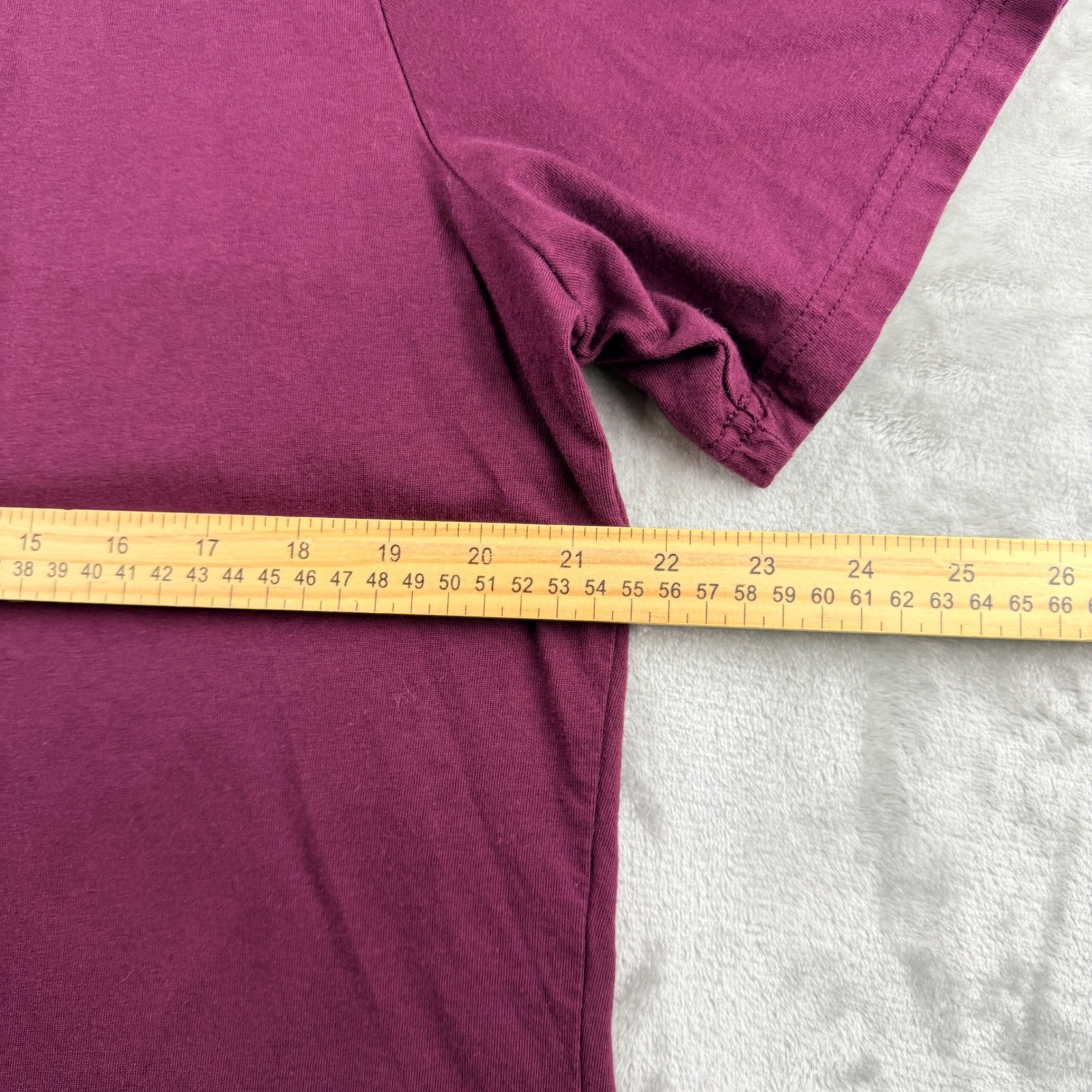 Amazon Essentials Men's XL Slim Fit Short Sleeve Crewneck T-Shirt Burgundy gallery