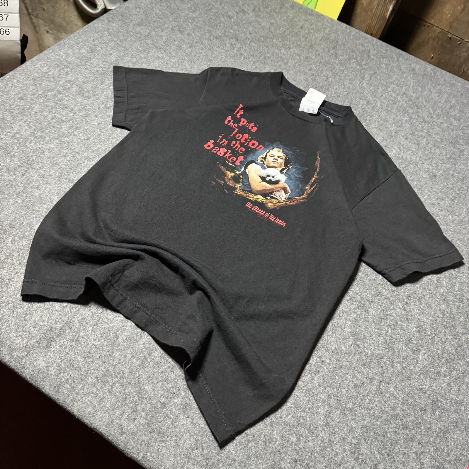 Vintage 2004 Silence of the Lambs Graphic Movie Promo T-shirt Size M Grunge gallery