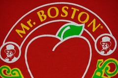 Vintage red Mr. Boston Apple Schnapps liquor shirt tagged large (42-44)