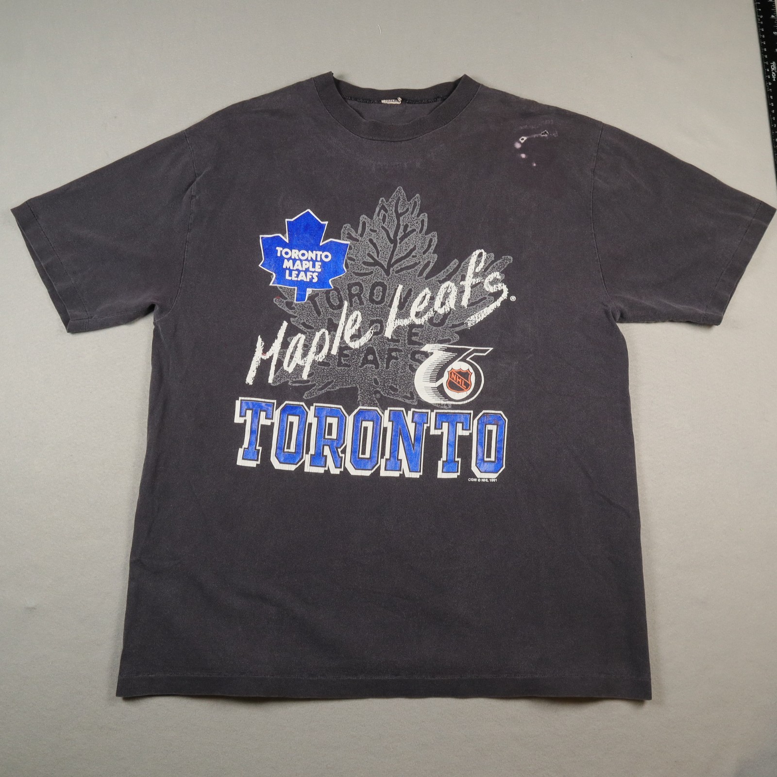 Vintage Toronto Maple Leafs Shirt Mens Large* Single Stitch Distressed Faded NHL gallery