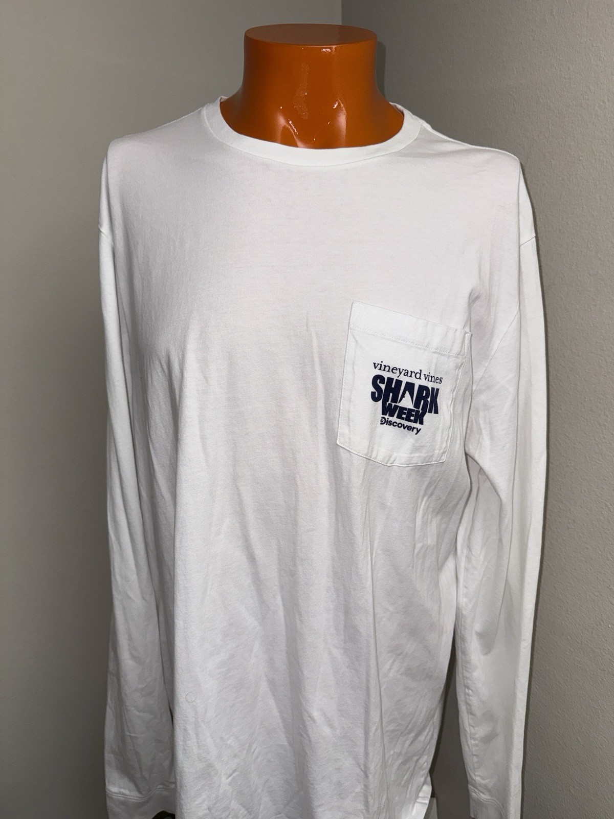 Vineyard Vines Discovery Channel Long Sleeve Shark Week T-Shirt XLT EUC White gallery