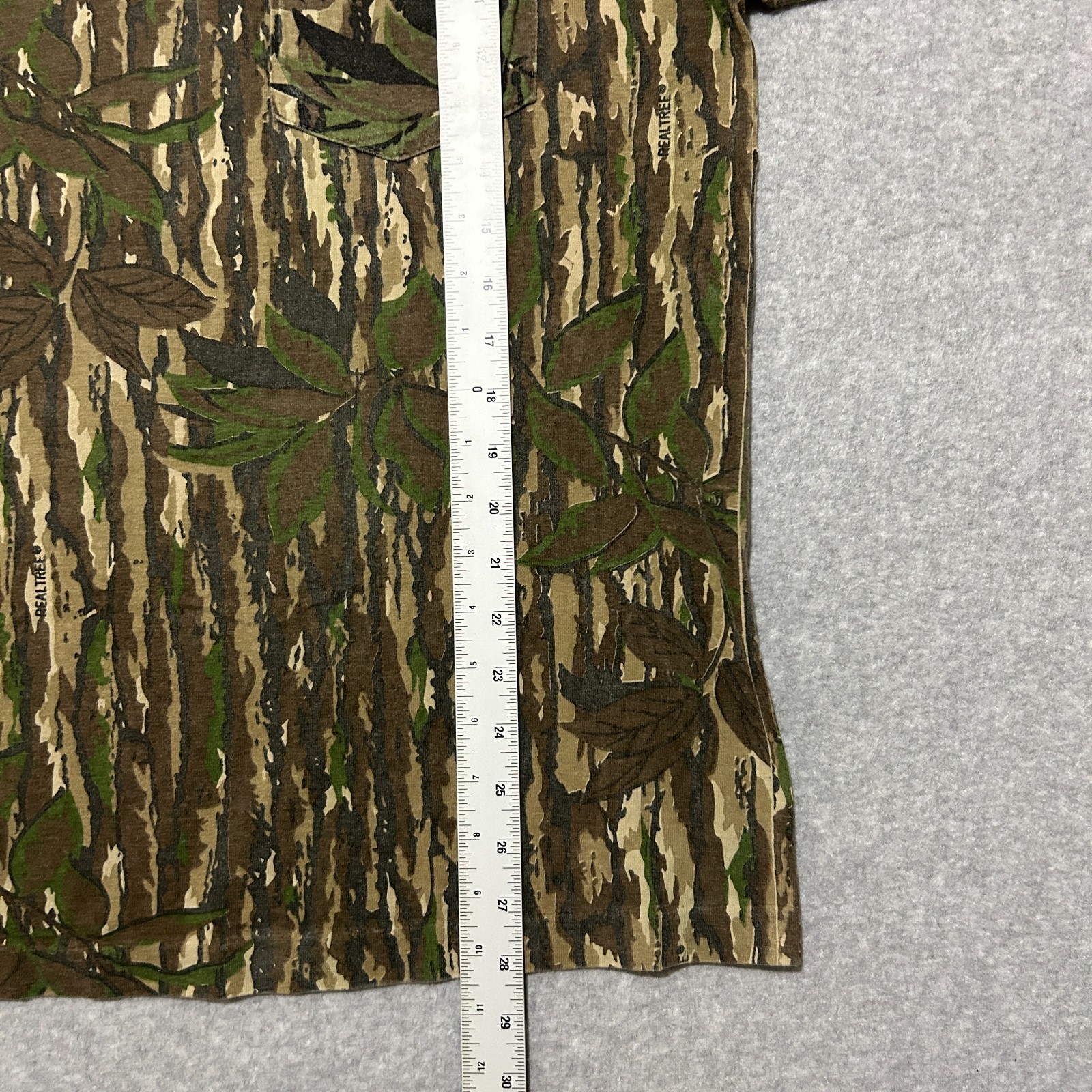 VTG 90s Sasquatch Realtree Camo Henley Shirt L (Fit M) Single Stitch USA Made gallery