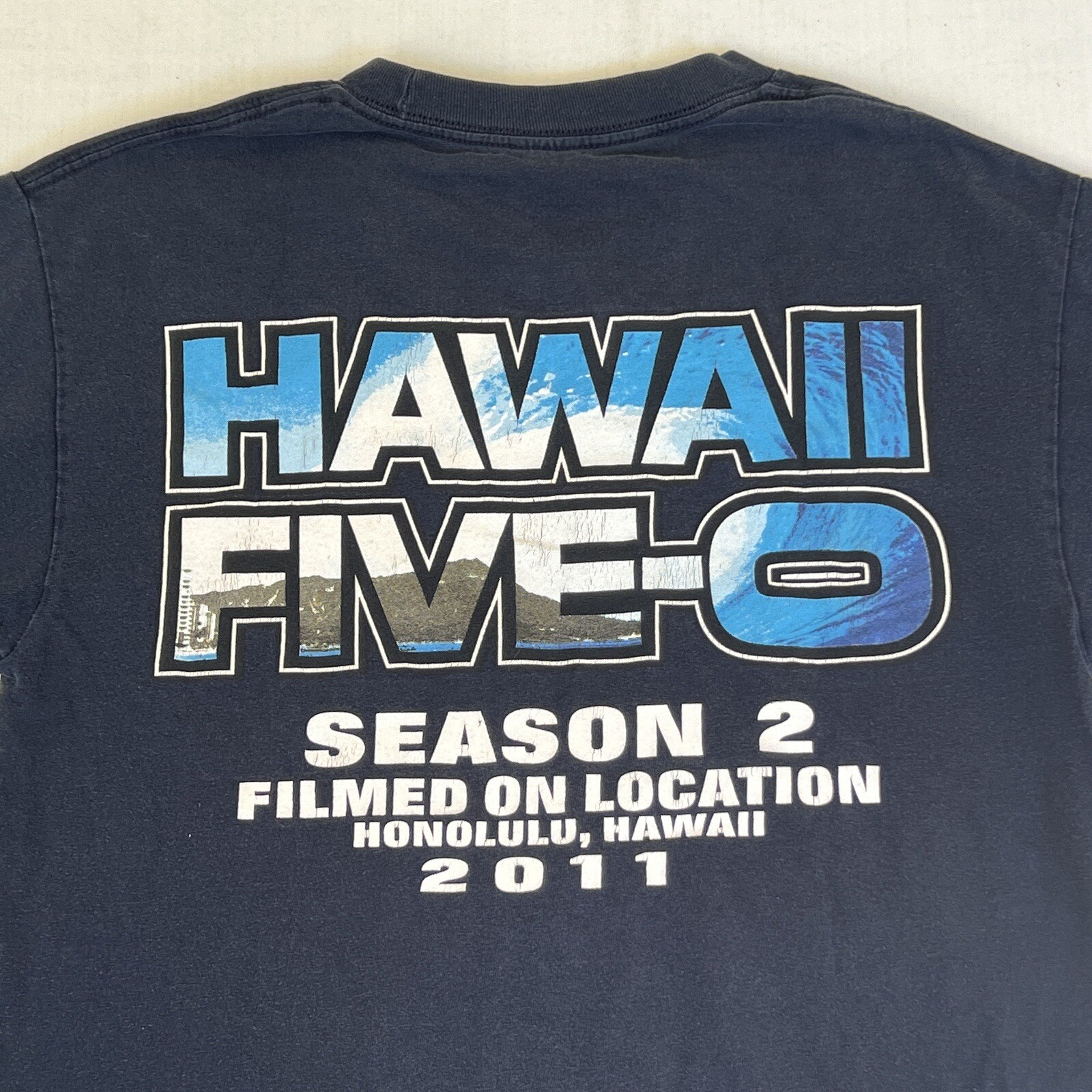 Hawaii 5-0 Five-0 Shirt Adult Medium Blue TV Season 2 Film Crew Kono Grip 2272