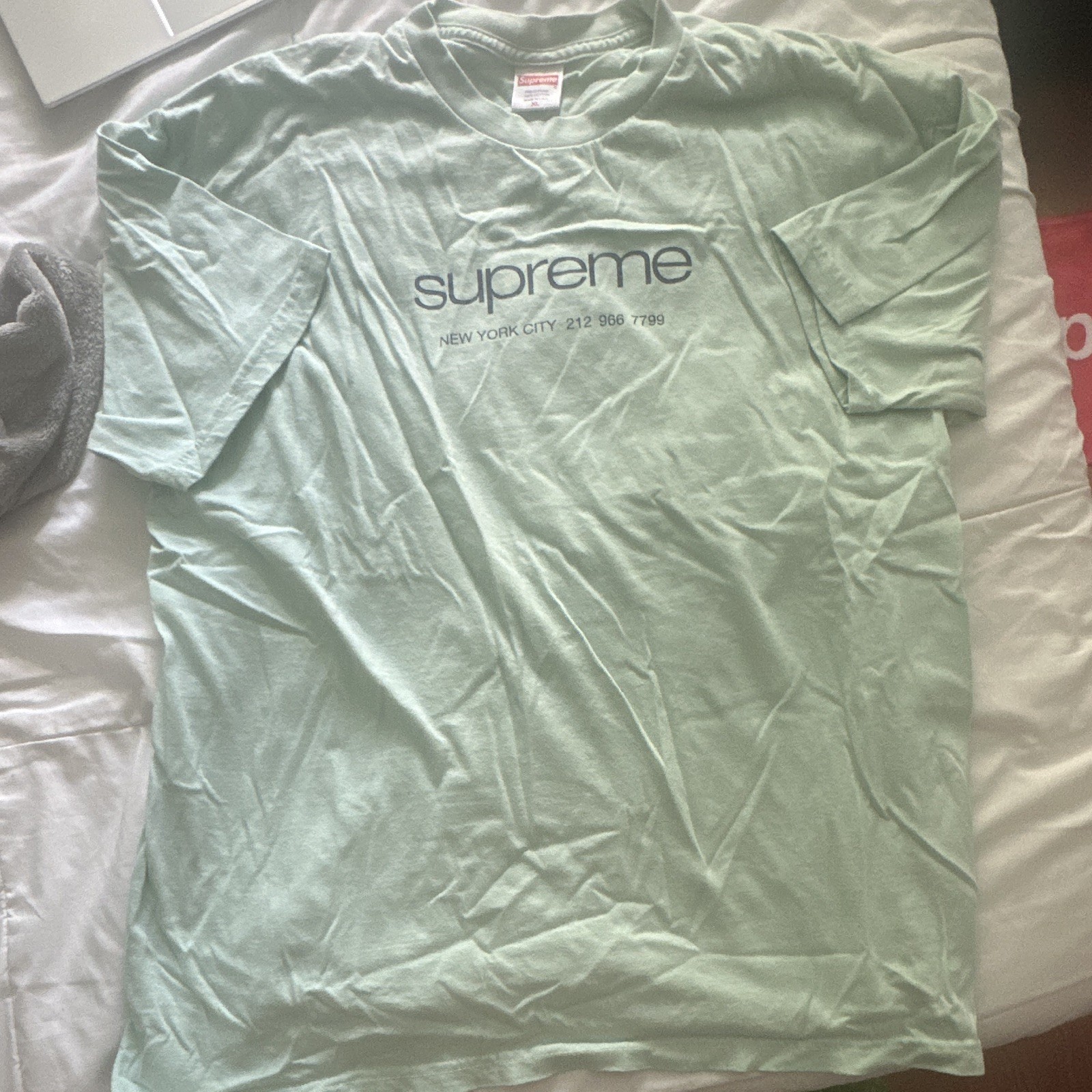 Supreme Logo Graphic T-Shirt Green Men’s XL Cotton Knit Preshrunk Crew Neck