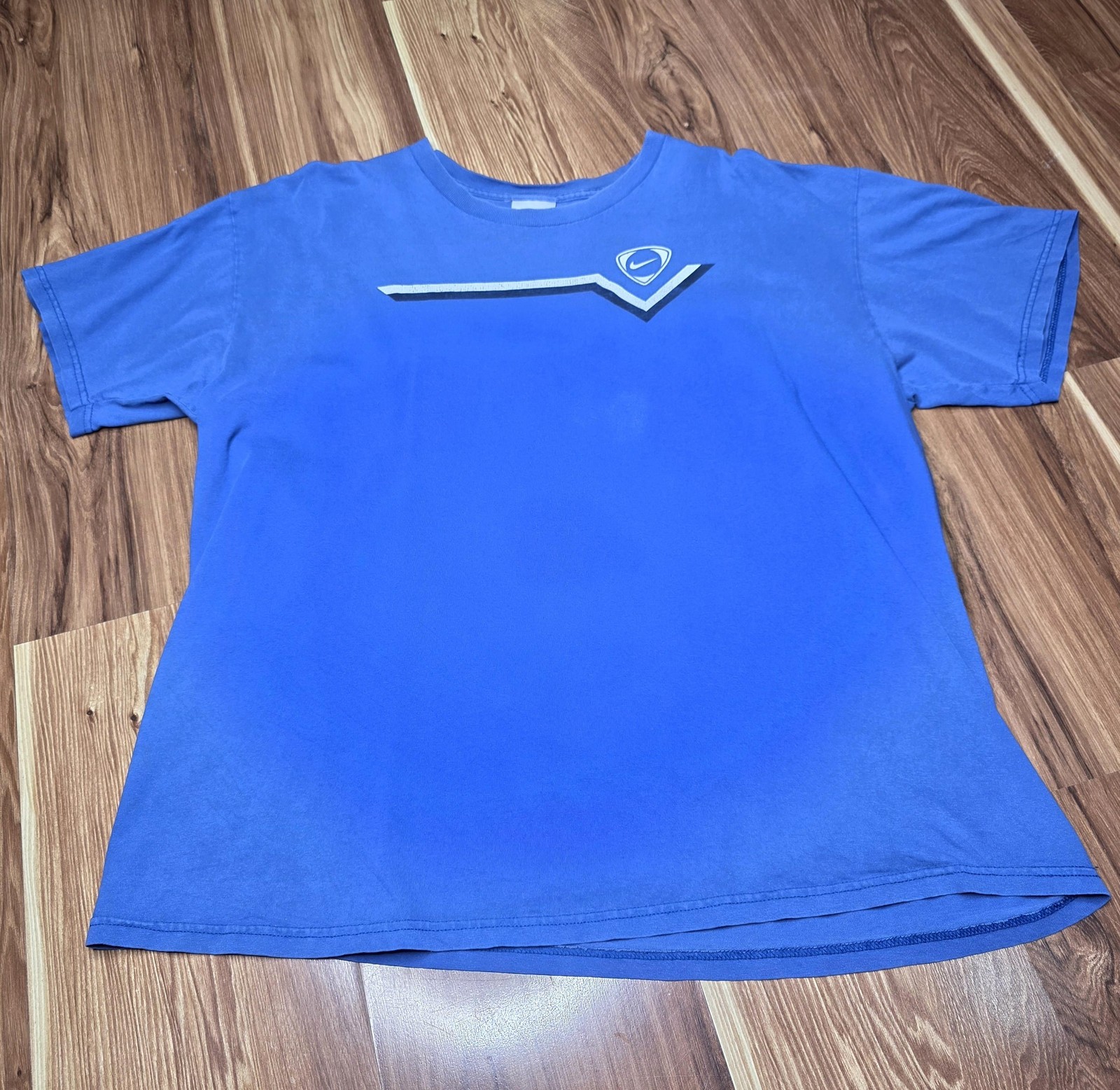 Nike Shirt Mens XL Blue Chevron Chest Swoosh Logo Graphic Tee Honduras Sports gallery