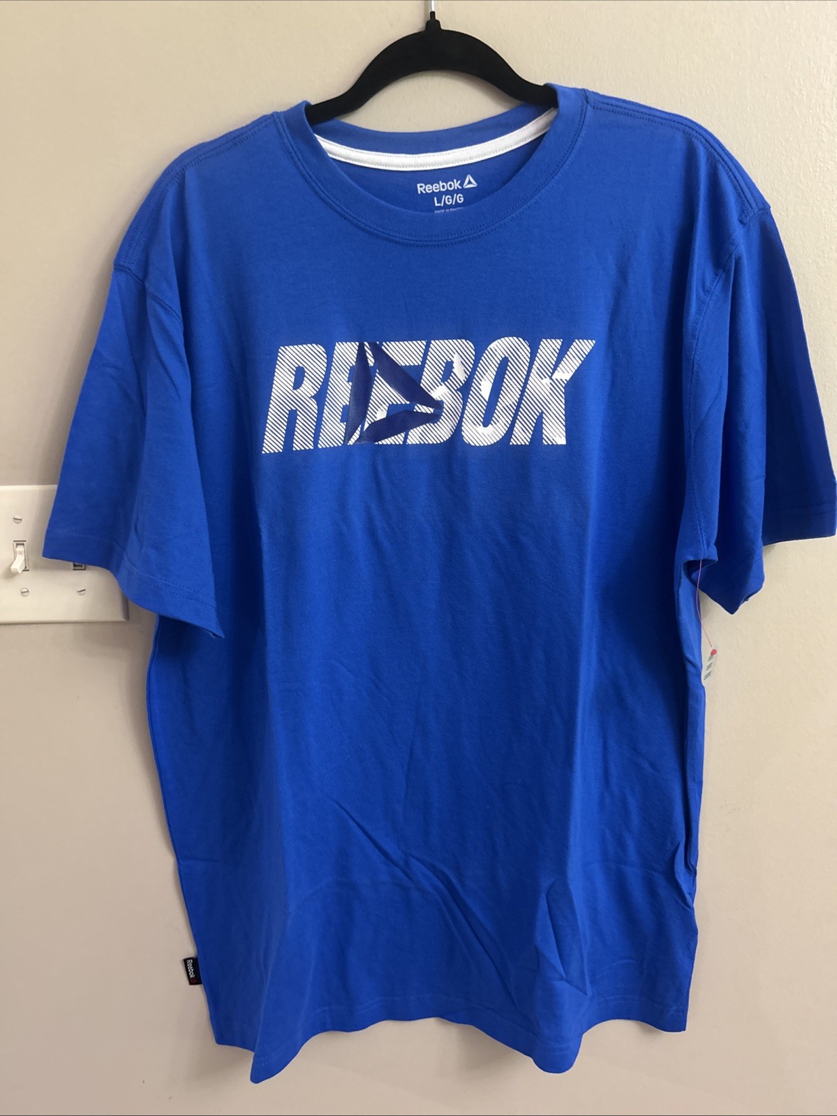 Reebok Men’s Size L Athletic BlUE Graphic Tees NWT CREW NECK TAGLESS
