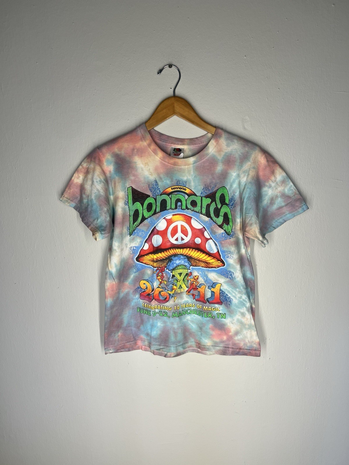 Vintage Bonnaroo 2011 Tie Dye Festival T-Shirt Mens Small Mushroom Graphic Tee