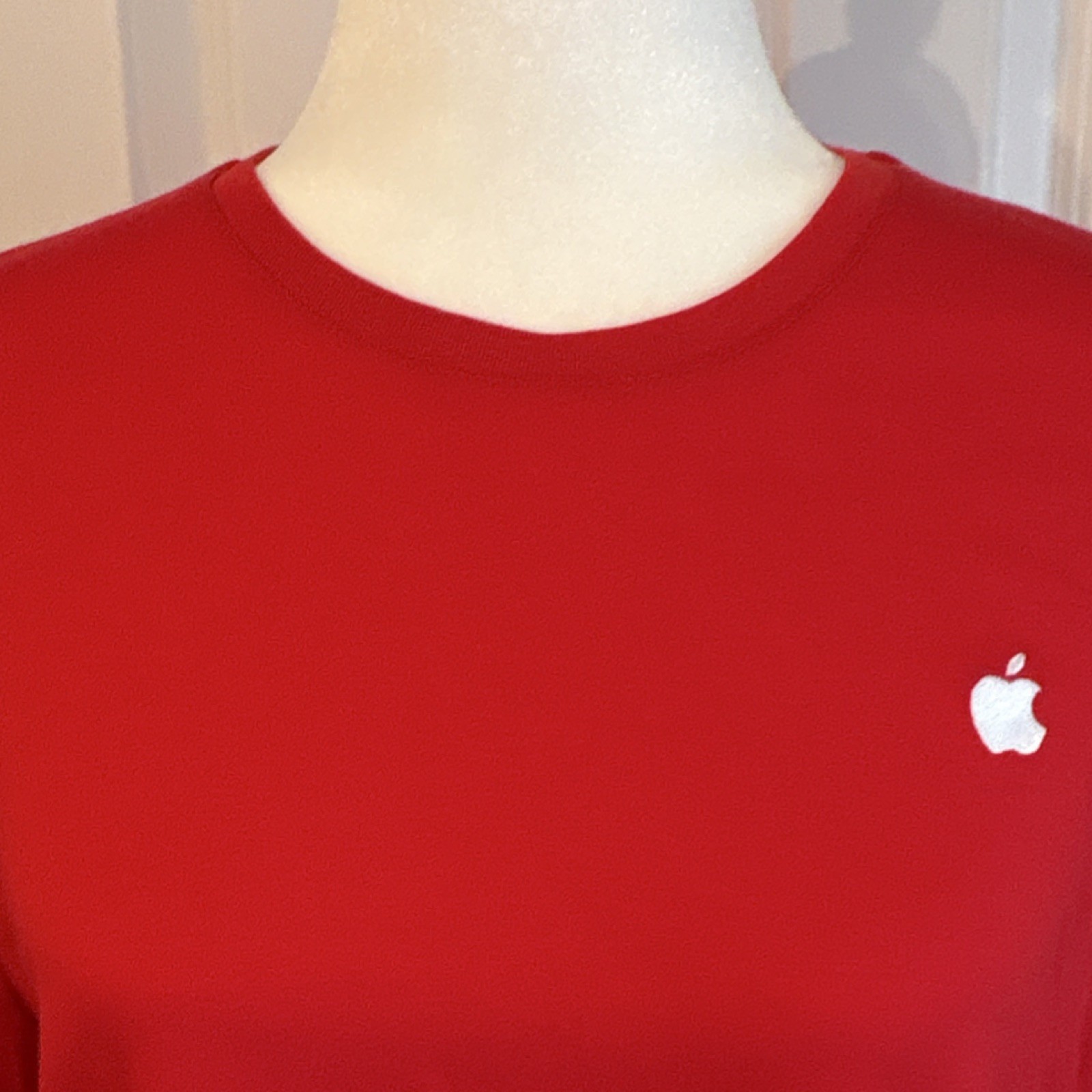 Apple Red Logo Embroidered Men's L T-Shirt 100% Cotton Crew Neck Short Sleeve gallery