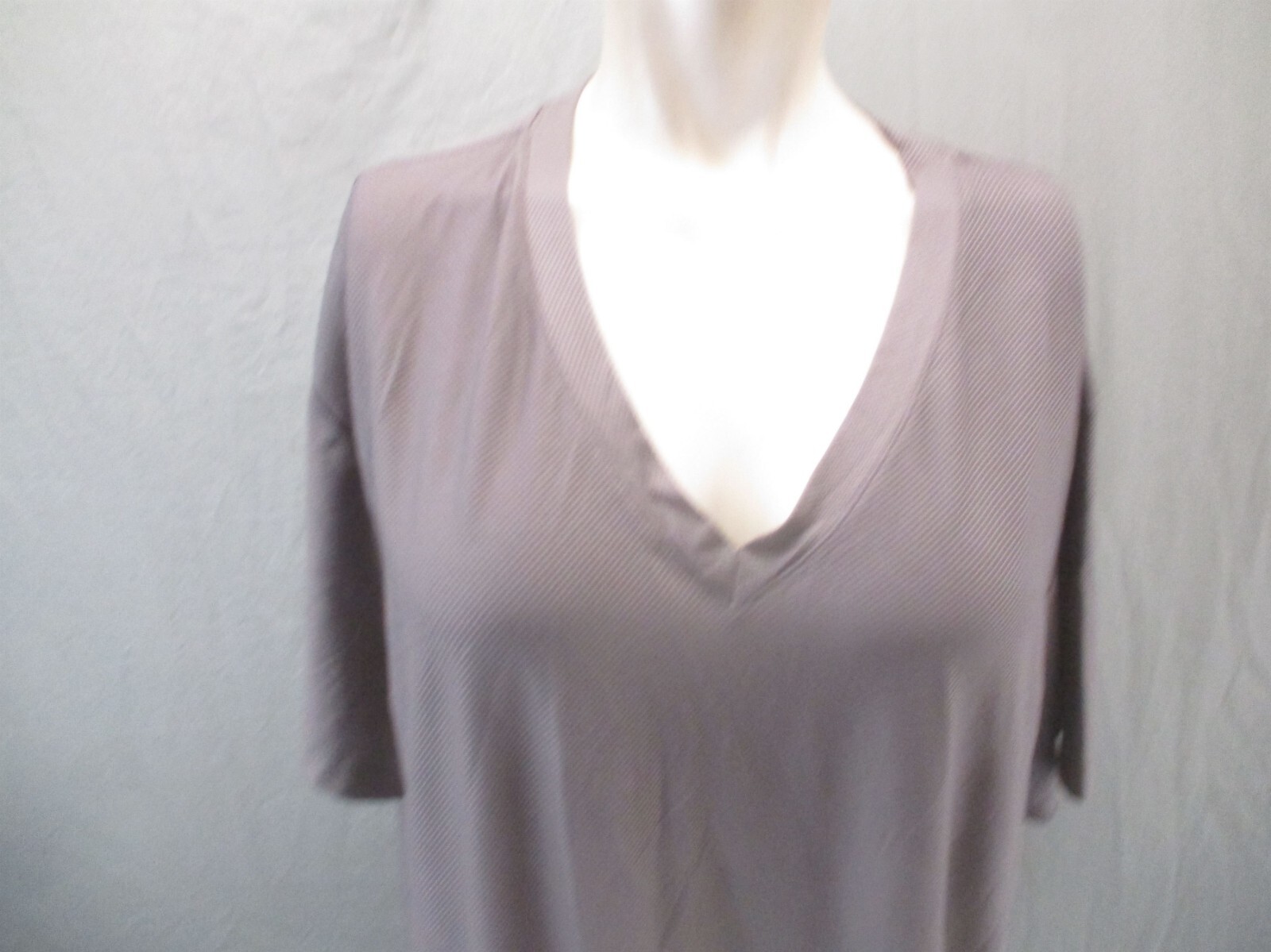 DULUTH TRADING Size XL Mens Gray Stretch V-Neck Short Sleeve Casual T-Shirt 803 gallery