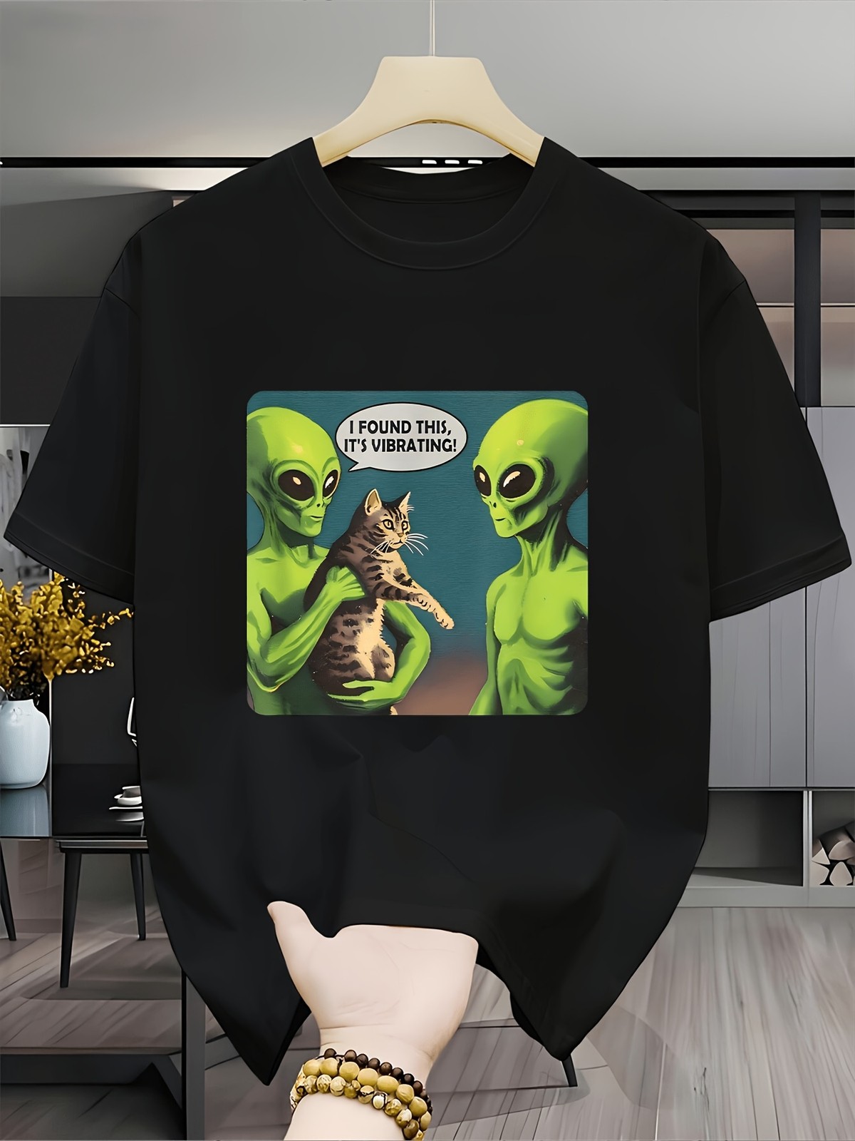 Men’S Fashion Round Neck T-Shirt, Green Alien And Tabby Cat Creative Pattern