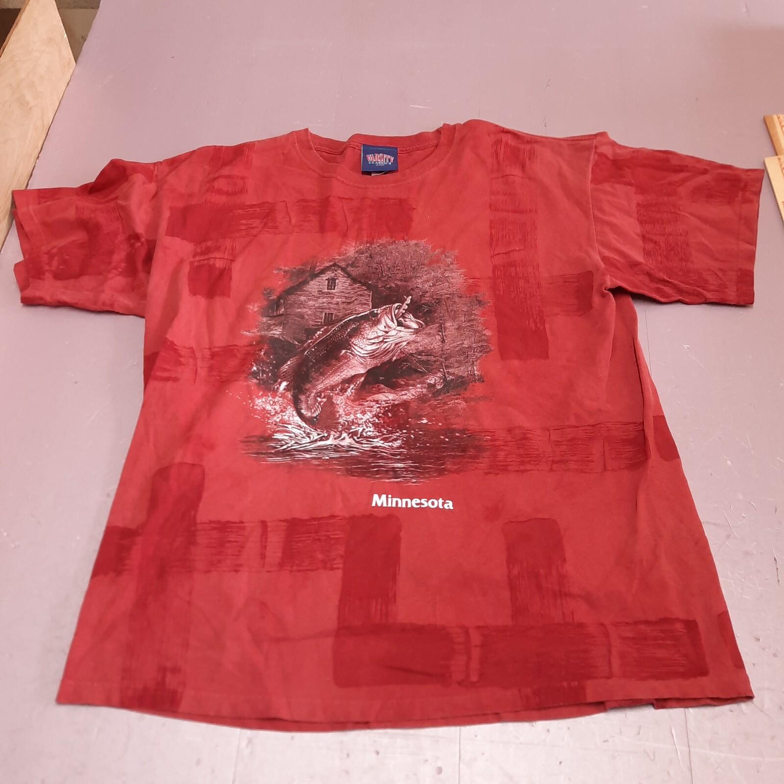 Vintage Minnesota Fish Bass Nature Shirt Men XL Red Crew Neck Varsity Classic