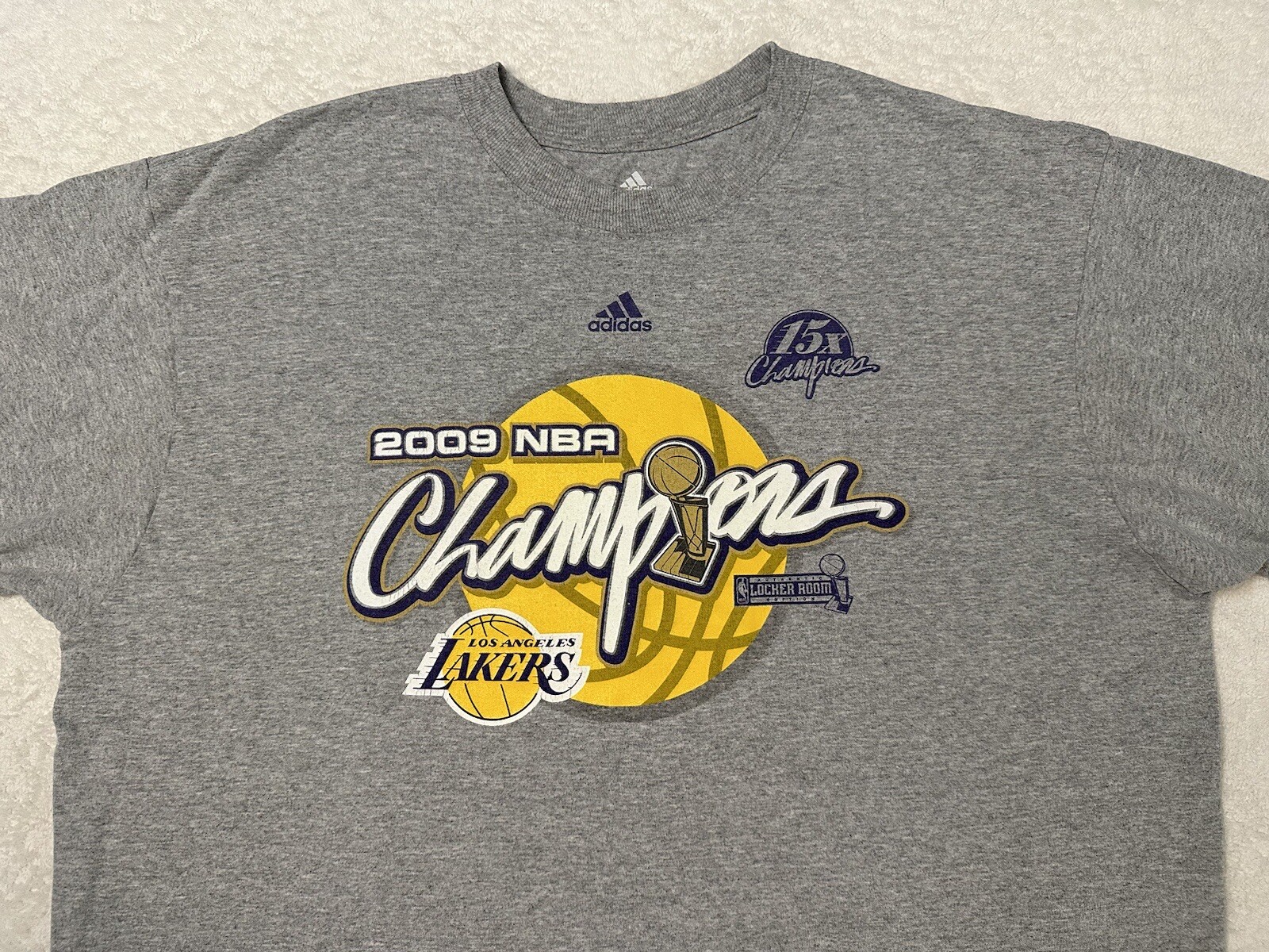 Vintage 2000s Y2K 2009 LA Lakers NBA Champions Adidas Locker Room T-Shirt, XL gallery