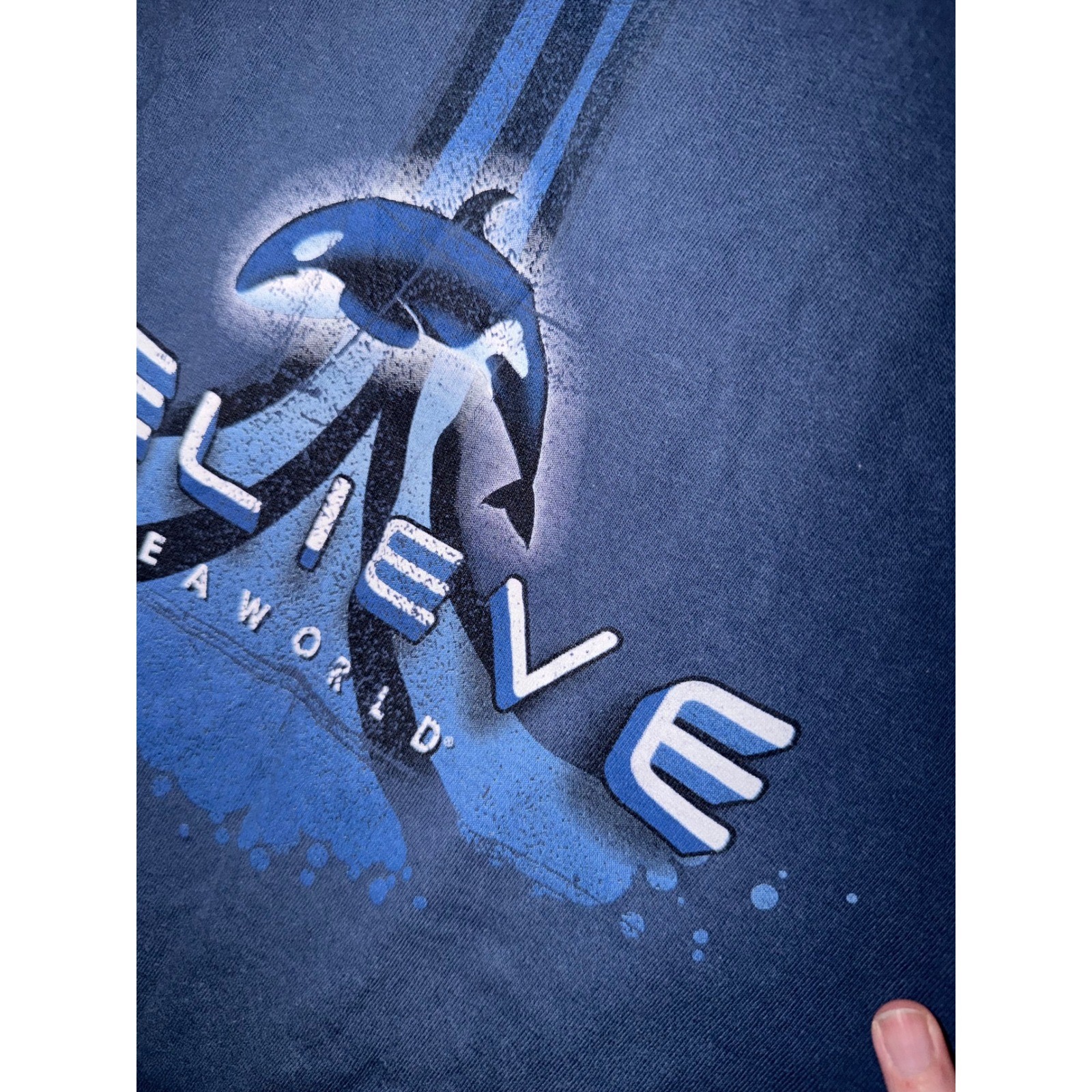 SeaWorld Believe Orca Whale Graphic T-Shirt Navy Blue Fruit of the Loom Small gallery