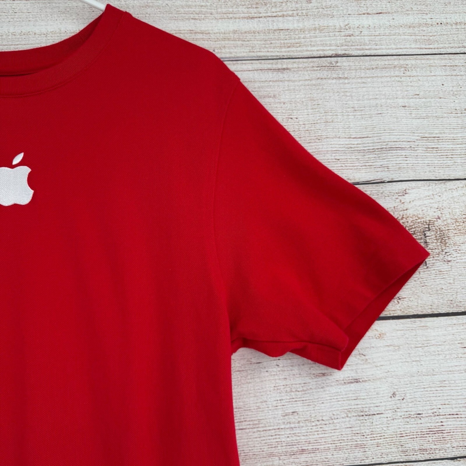 Apple Employee Knit Short Sleeve T-Shirt Men's Size Medium Red gallery