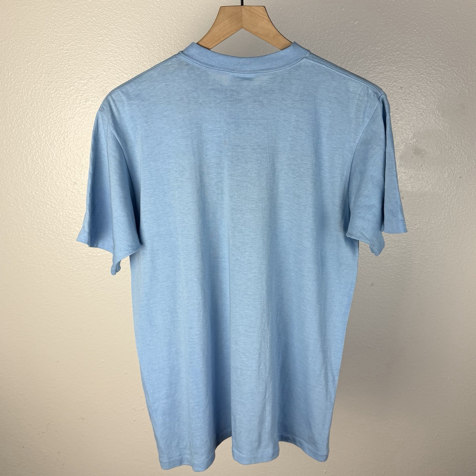 Vintage 70’s Eddie Bauer Coming Attractions ICONIC Logo USA T Shirt Size Large gallery