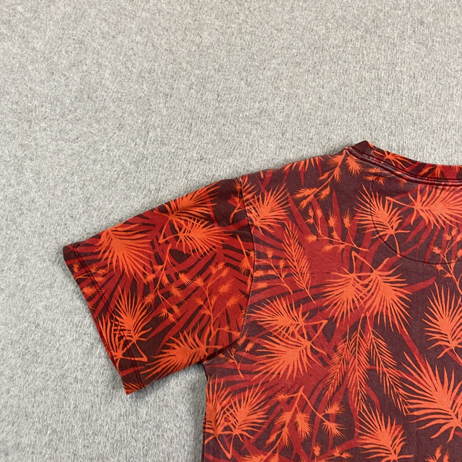 Vans Shirt Men Medium OTW Collection Tropical Print Pocket Tee Skater Streetwear gallery