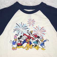 Men’s Disney’s Mickie Mouse Group Fireworks Graphic T-shirt Ivory Navy Sz Medium