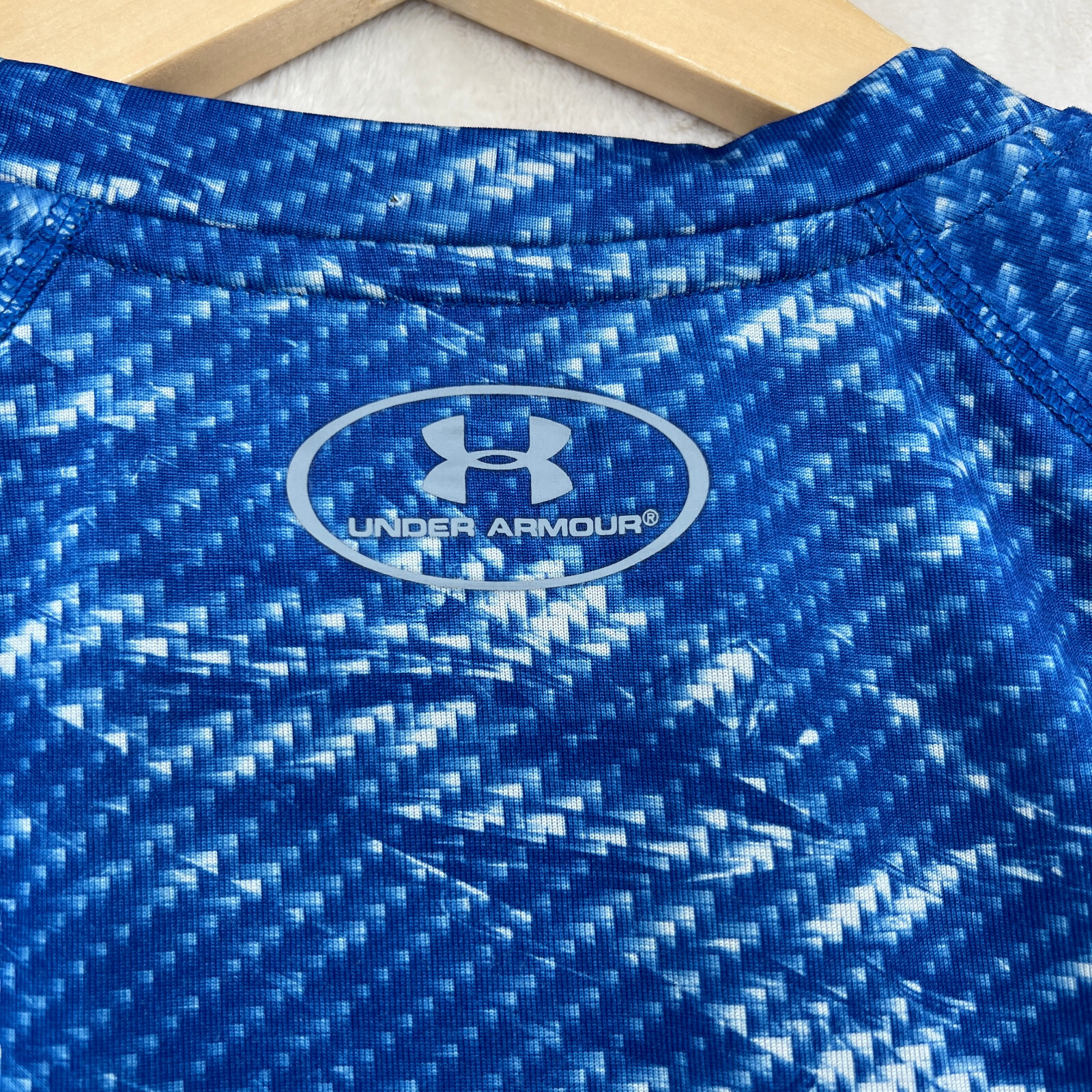 Under Armour Heatgear Loose Fit Men's Size S Blue Camouflage Crew-Neck T-Shirt gallery