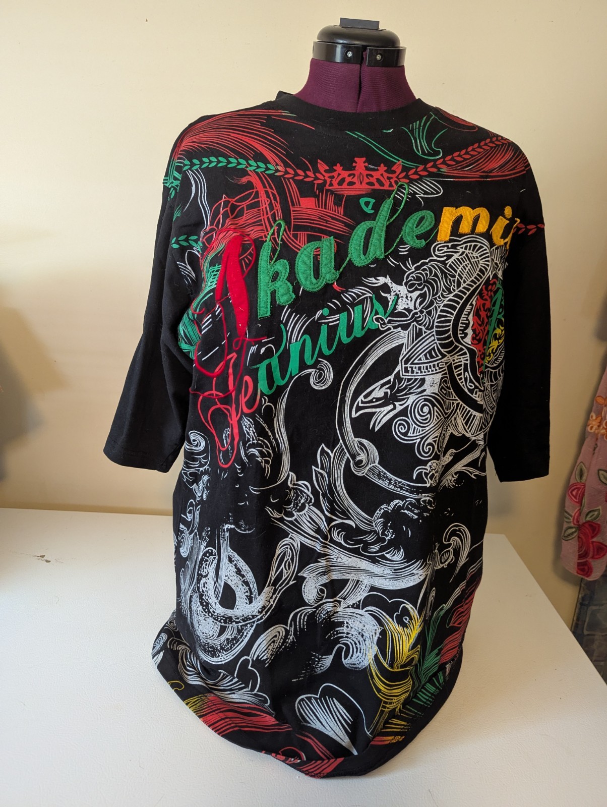 Rare Akademiks Classic Embroidered& Felted Graphic T Shirt 100% Cotton XXL NWOT