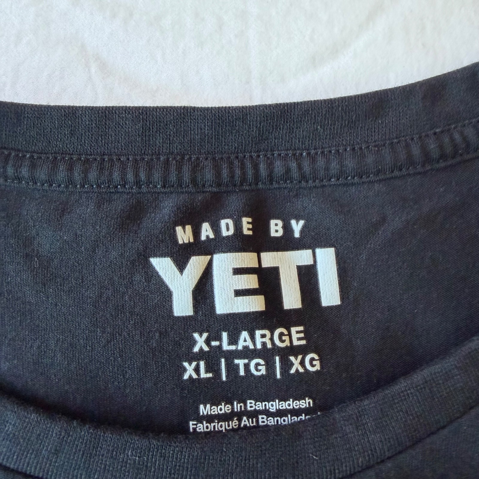 Yeti Logo Badge Mens X-Large T-Shirt Short Sleeve Navy Blue Shirt gallery