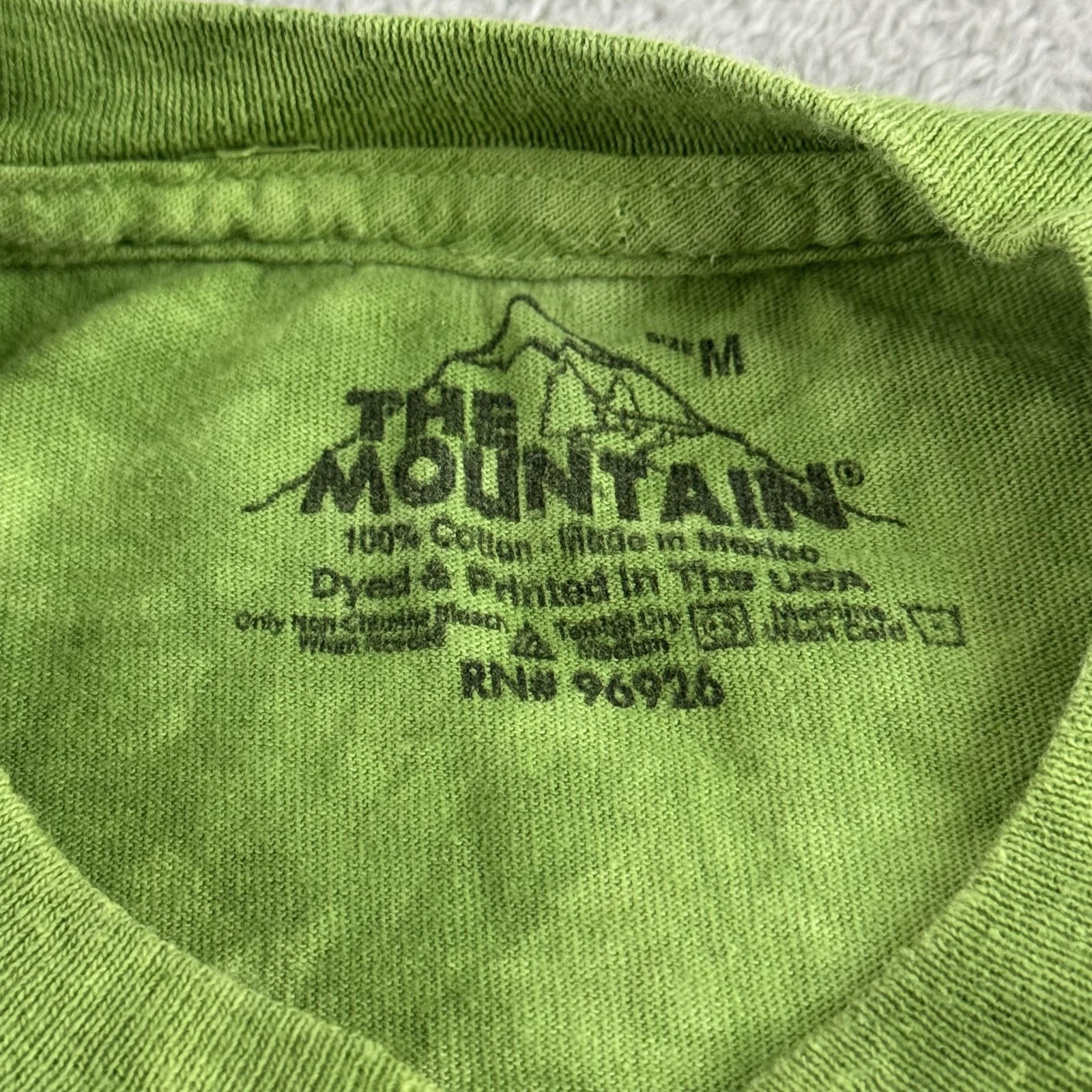 Mountain Shirt Mens Medium Green Peacock Graphic Tee Nature Bird Tie Dye gallery
