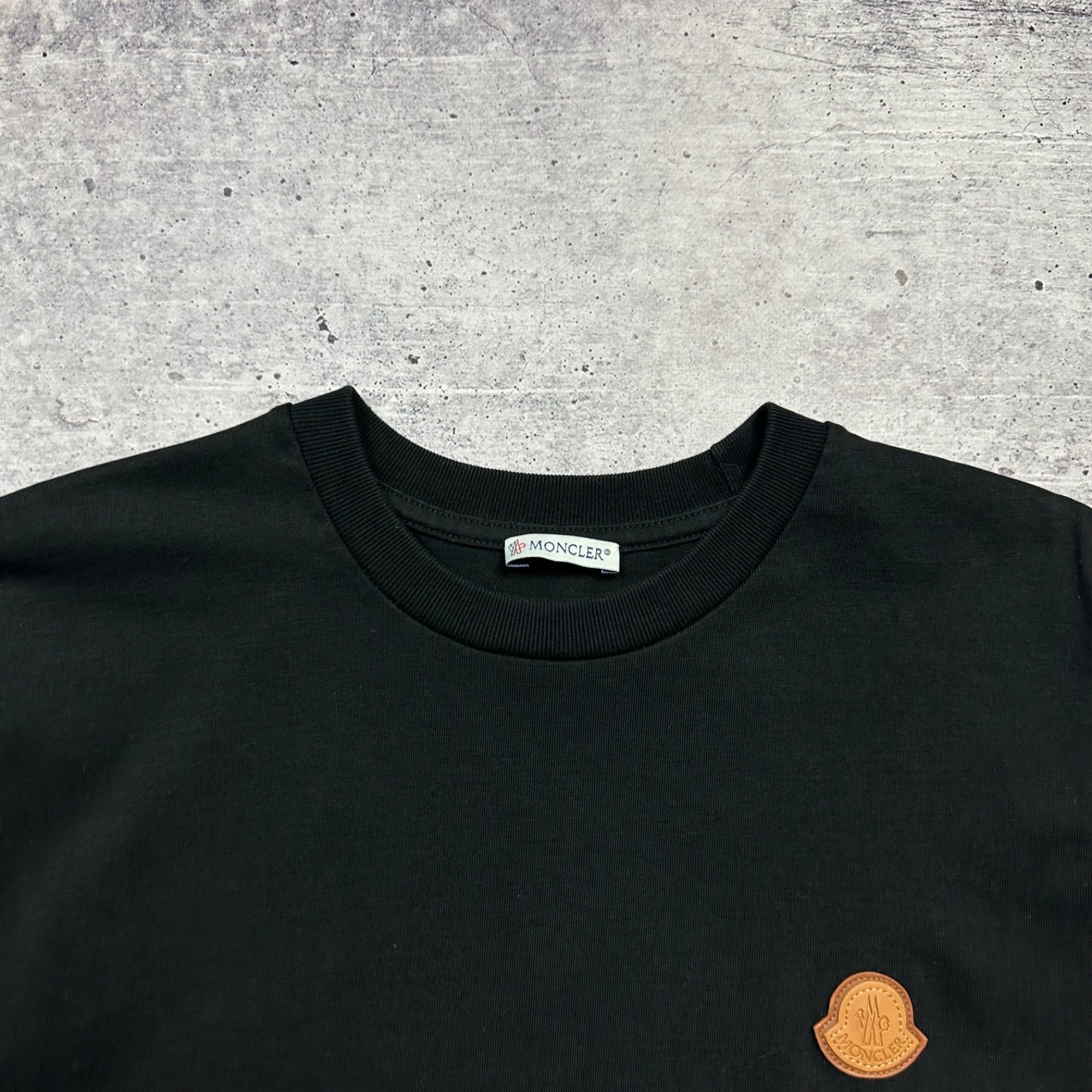 Moncler Black Logo Patch T-Shirt Mens Size S Crew Neck Cotton Italy gallery