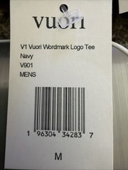 VUORI V1 WORDMARK LOGO MEN’S TEE NAVY COLOR SIZE MEDIUM NWT