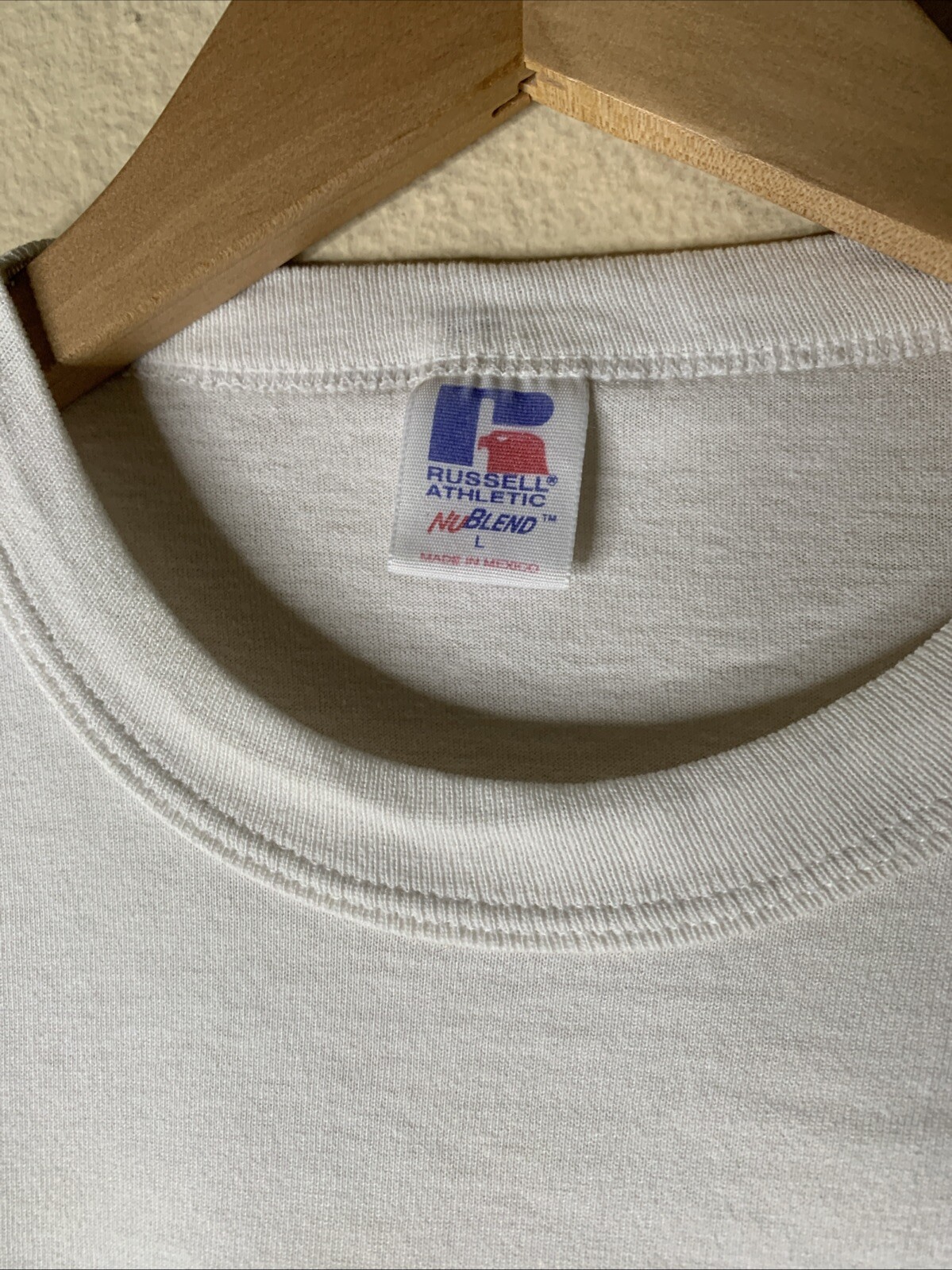 Vintage Seneca Fighting Irish Shirt Mens Sz L High School Football Logo Tee 90s gallery