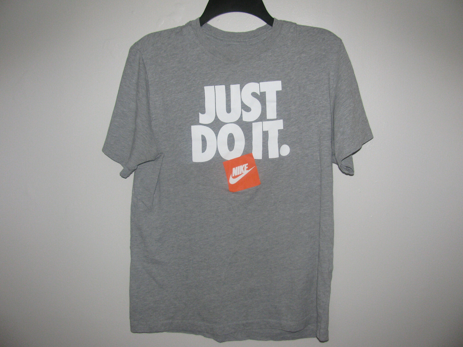 Used Youth Nike Just Do IT Shirt Size M Hanger Not Included