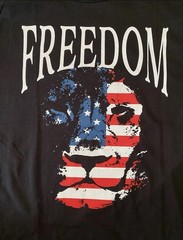 BROOKLYN VERTICAL Freedom Men’s T-Shirt Medium Lion Red White and Blue Cotton