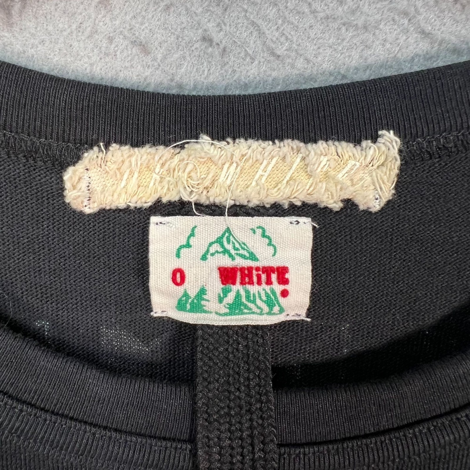Off-White Mens Size Small Black Long Sleeve Graphic T-Shirt gallery