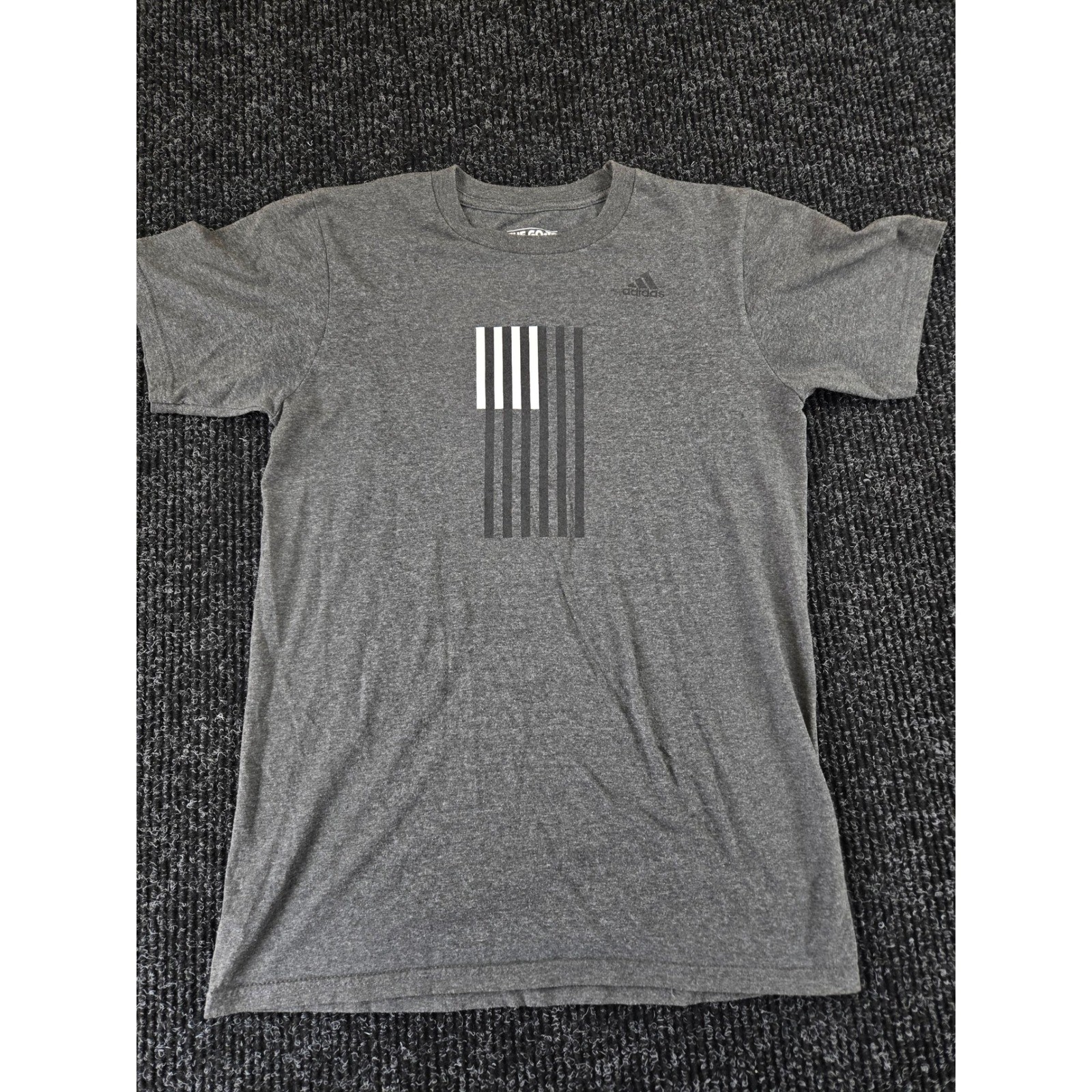 Adidas Mens The Go-To Tee Heather Grey Vertical Flag Graphic T-Shirt Small S/P gallery