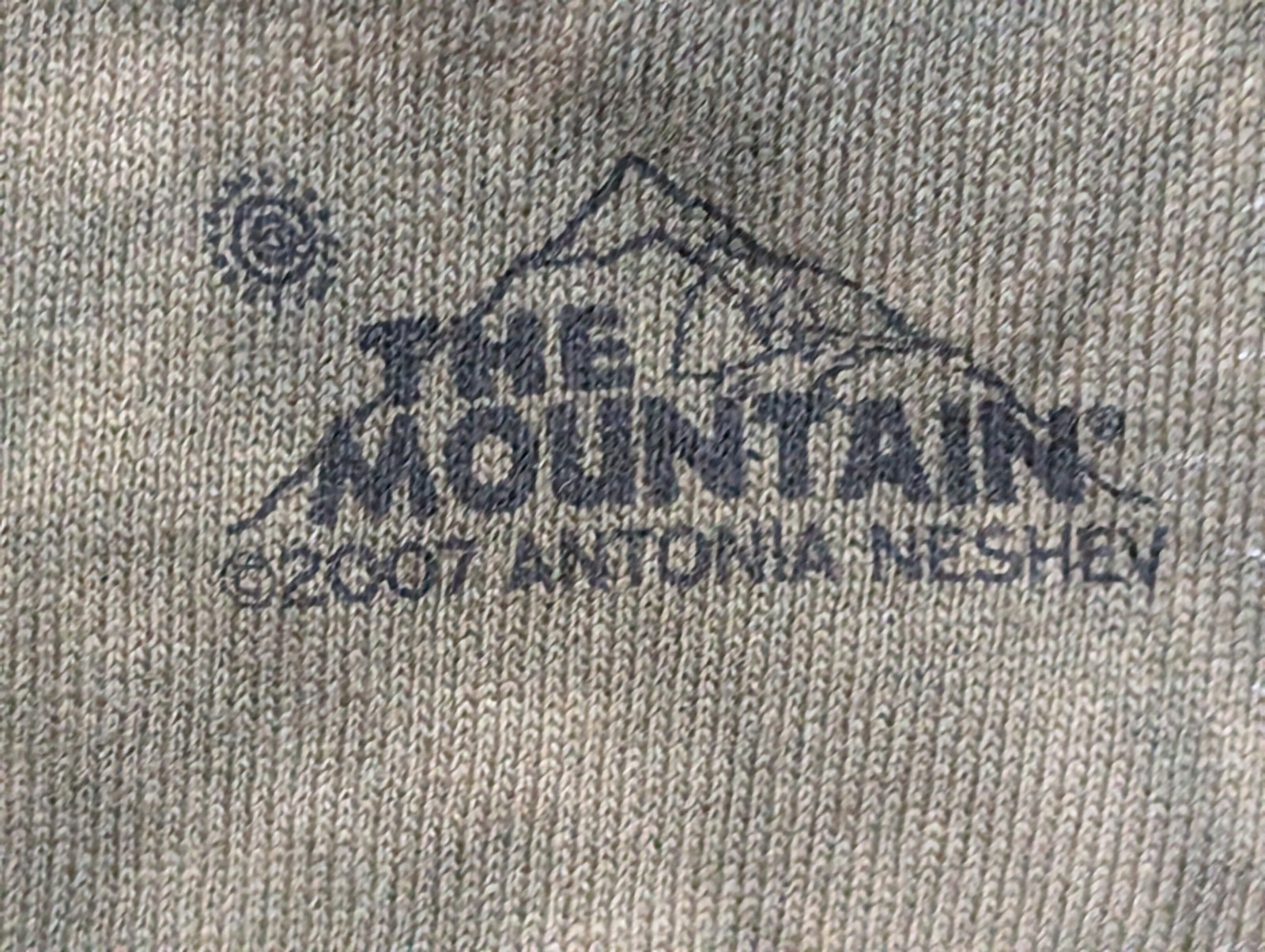 The Mountain Mens T-shirt Green 2007 Three Wolf Moon Retired Logo 2XL #6694 gallery