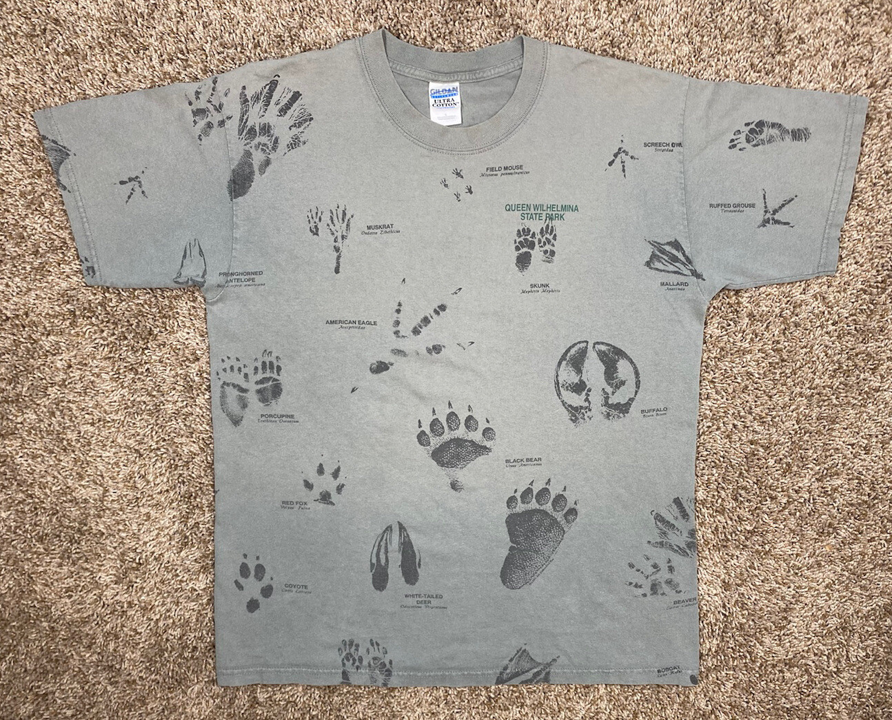 90s Animal Foot Prints Shirt Men Sz Large AOP Queen Helmina Park Double Nature
