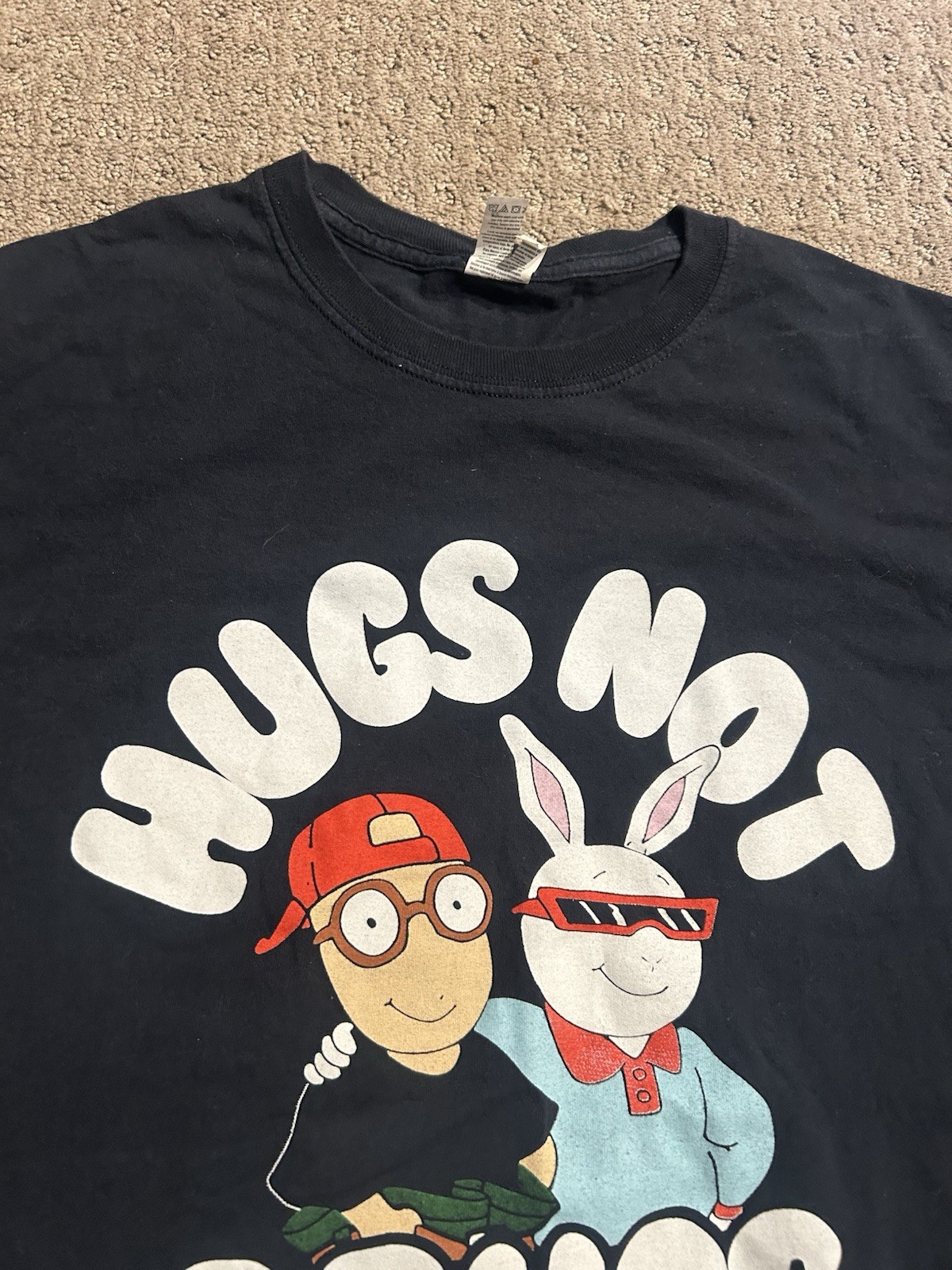 Vintage Arthur T-shirt Size Medium PBS Cartoon Hugs Not Drugs Y2K gallery