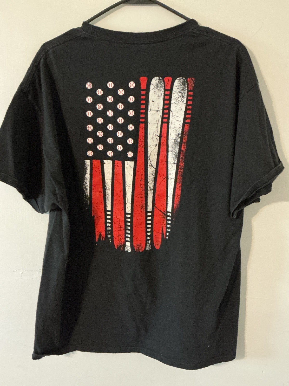 Cincinnati Reds t-shirt, size XL, US flag with baseballs, black gallery