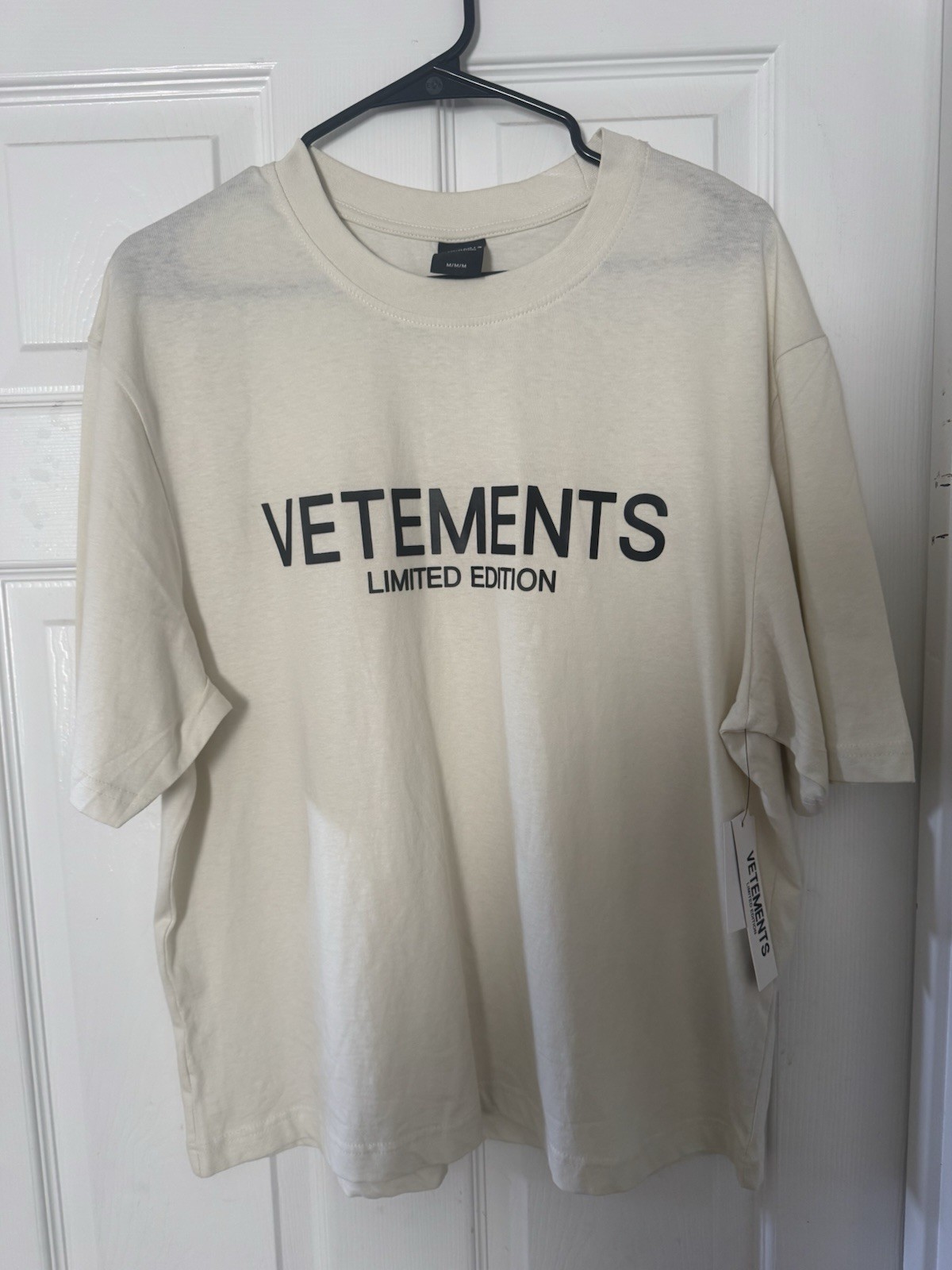 VETEMENTS Limited Edition Beige Logo Graphic Crew Neck Short Sleeve Tee M gallery