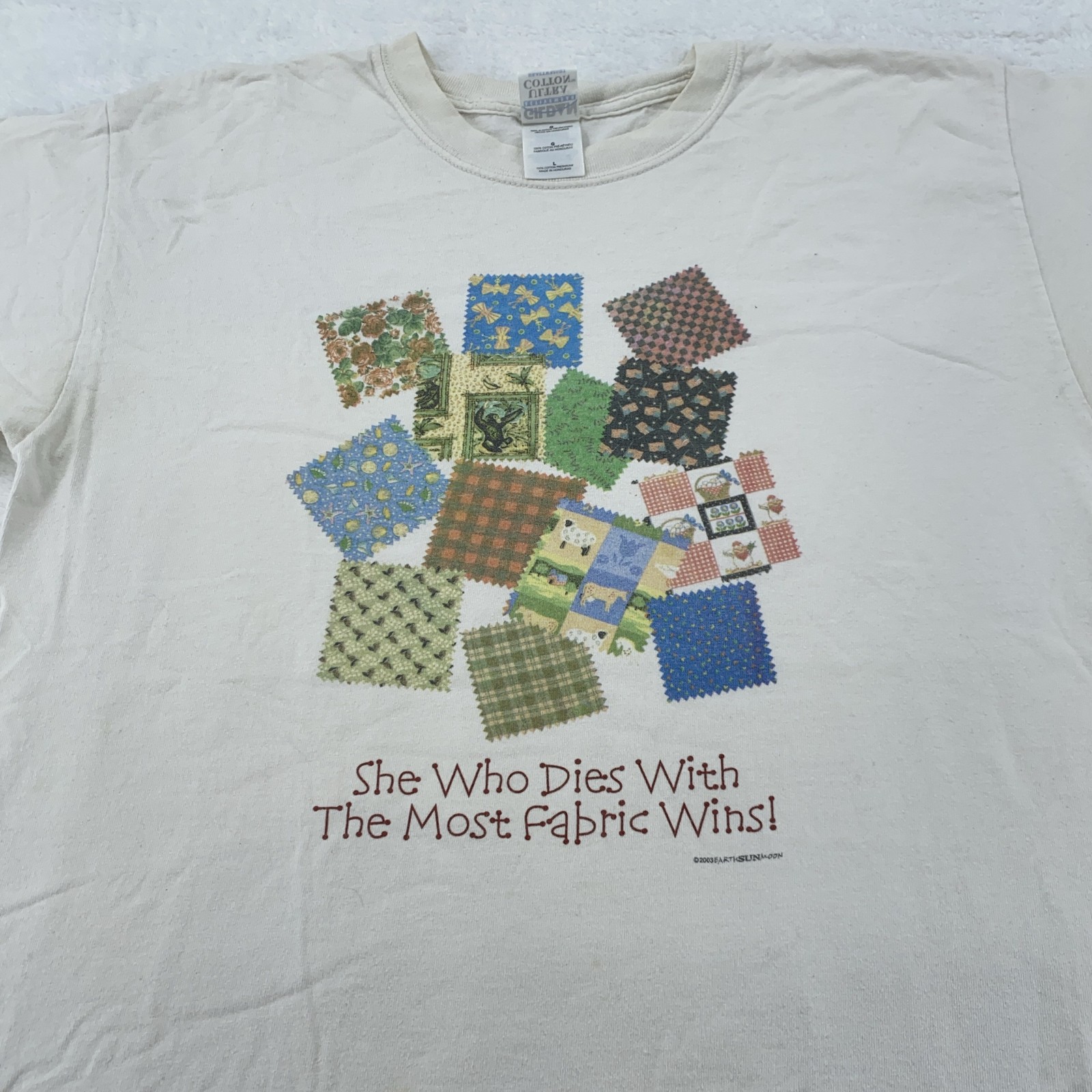 Vtg Quilt Shop She Who Dies With Most Fabric Wins! Shirt Large Craft Sewing Joke gallery