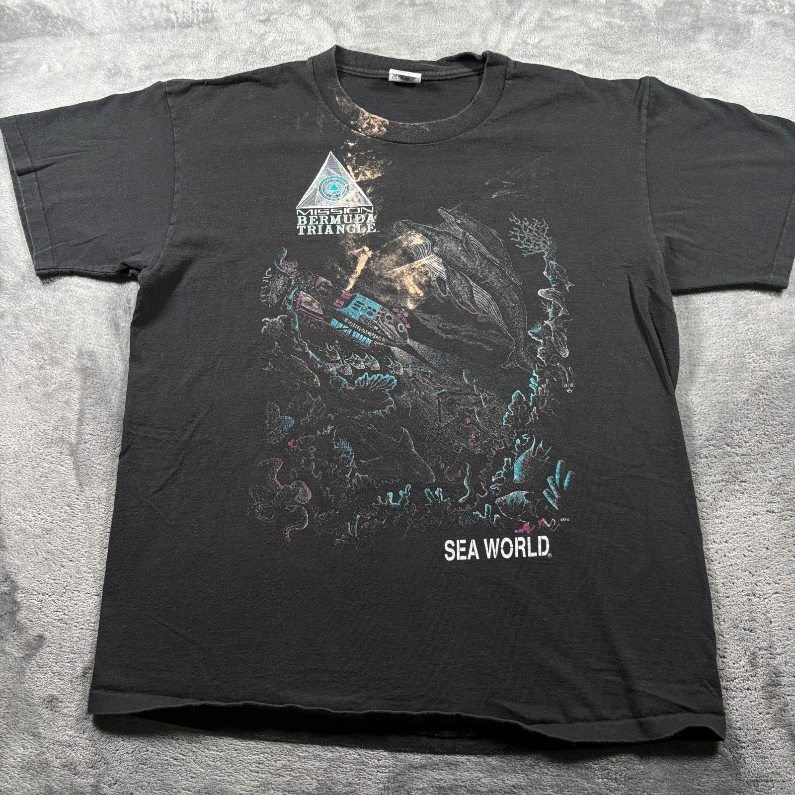 Vintage 90s SeaWorld Mission Bermuda Triangle Anvil T-Shirt Mens XL Black Cotton