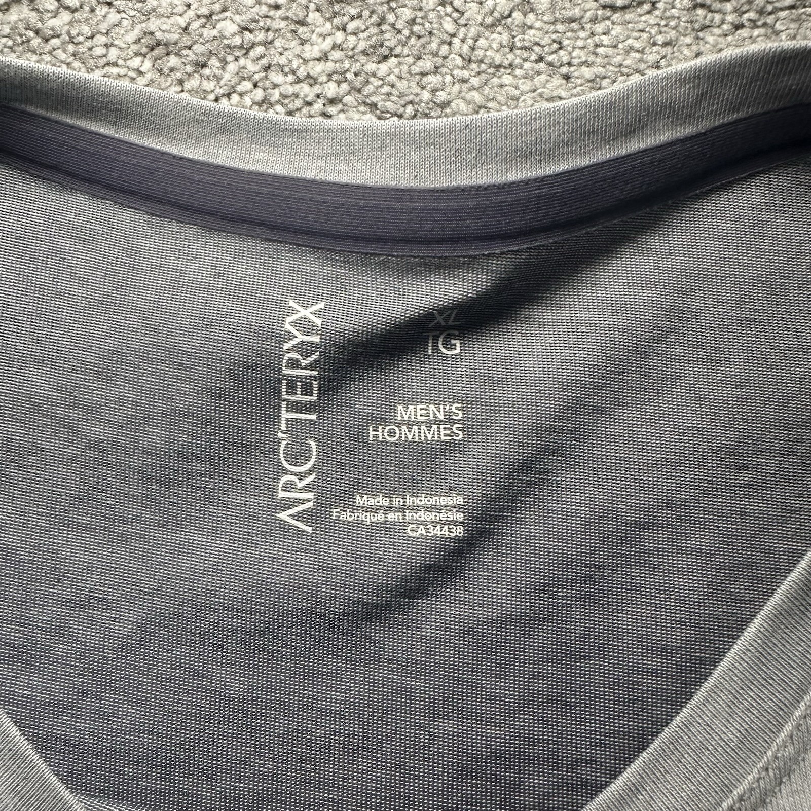 Arcteryx Eris Shirt Mens XL Pocket Light Gray Heather Hiking Outdoors Short gallery