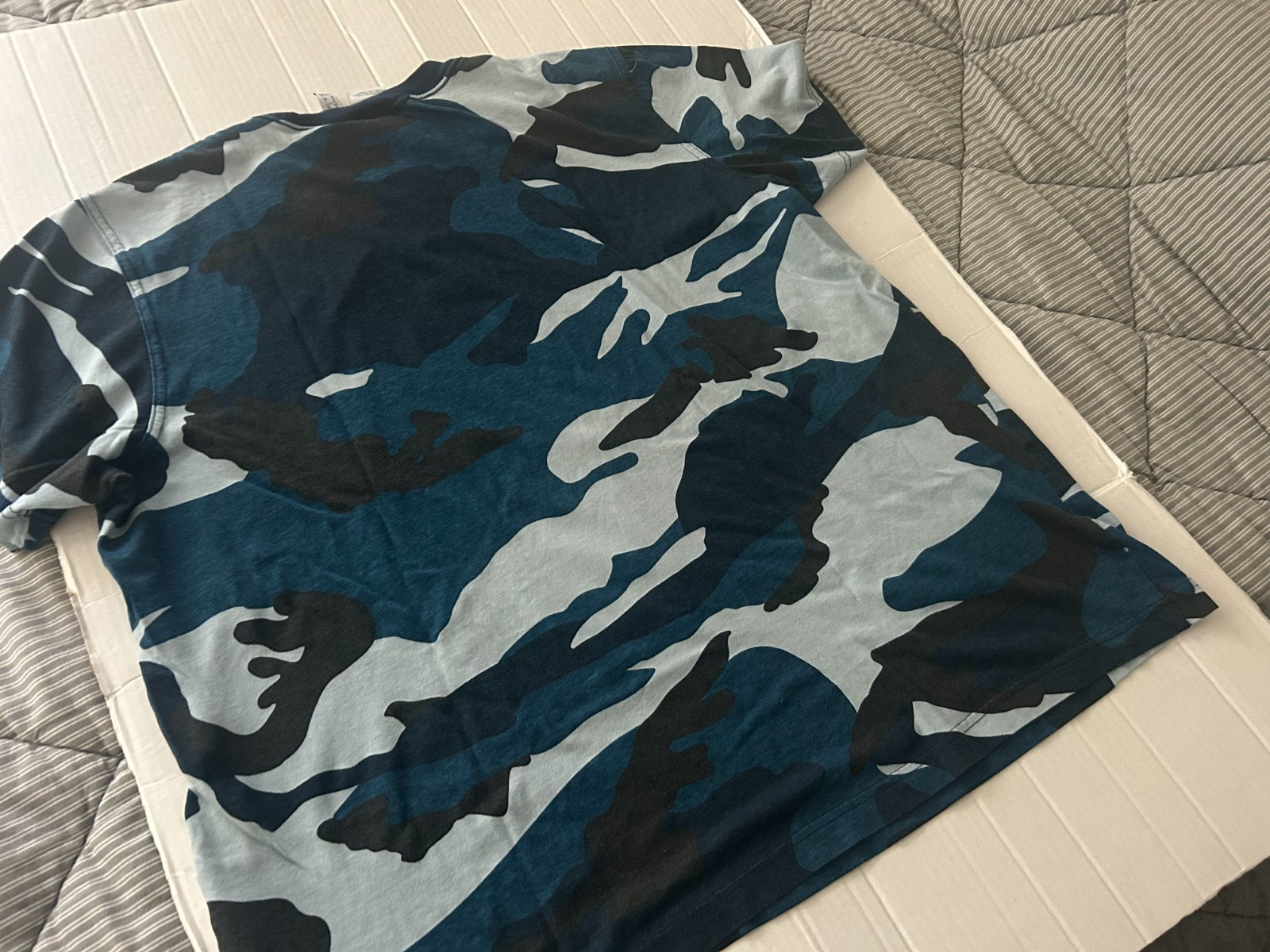 ADIDAS TREFOIL BLUE CAMO SIZE XL SHORTS SLEEVE T-SHIRT...SEE DESCRIPTION' gallery