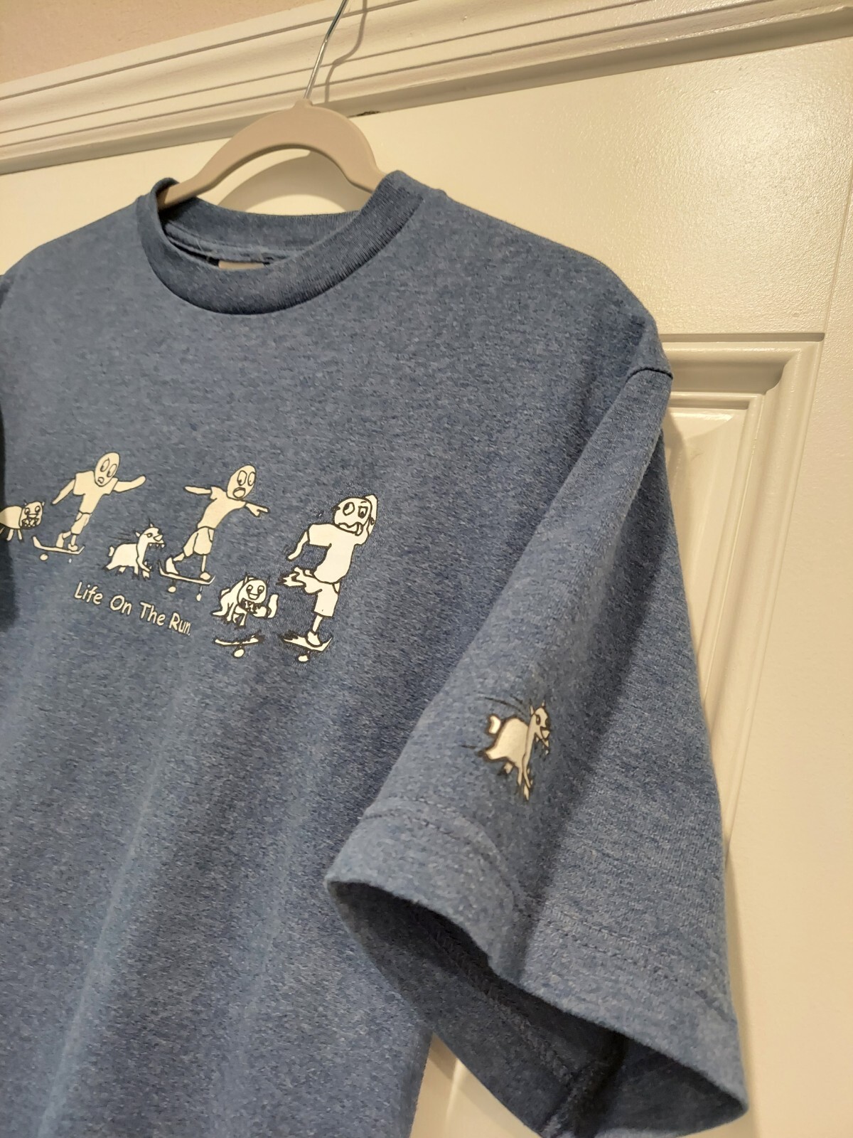 VTG To The Edge Prime Cut Tees Life On The Run. T-Shirt Medium Navy Anime Dogs gallery