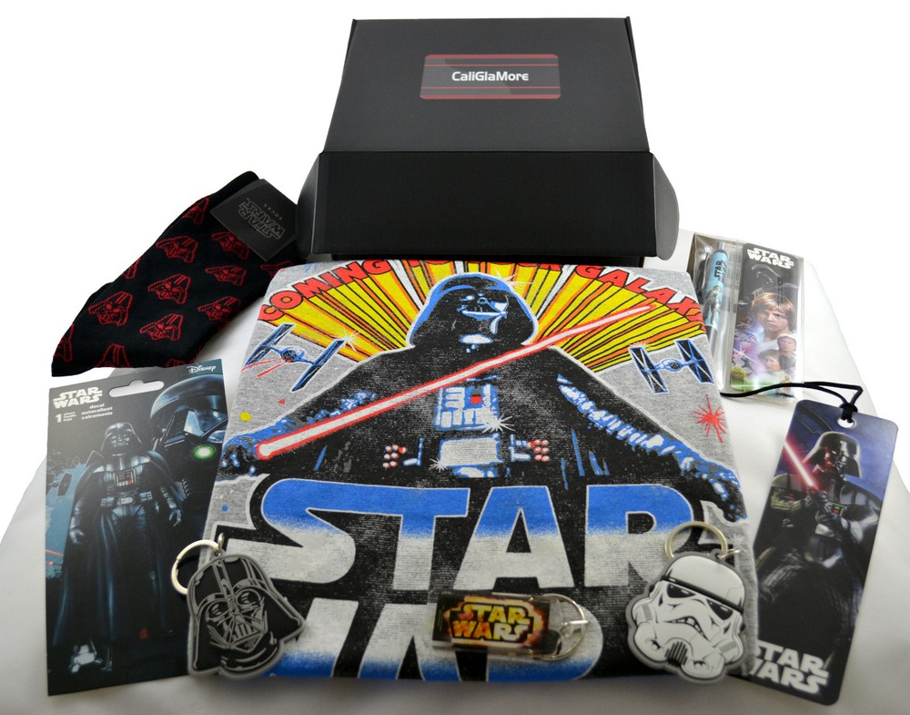 Darth Vader Gift Box Authentic Star Wars T-shirt and Goodies Collection NWT