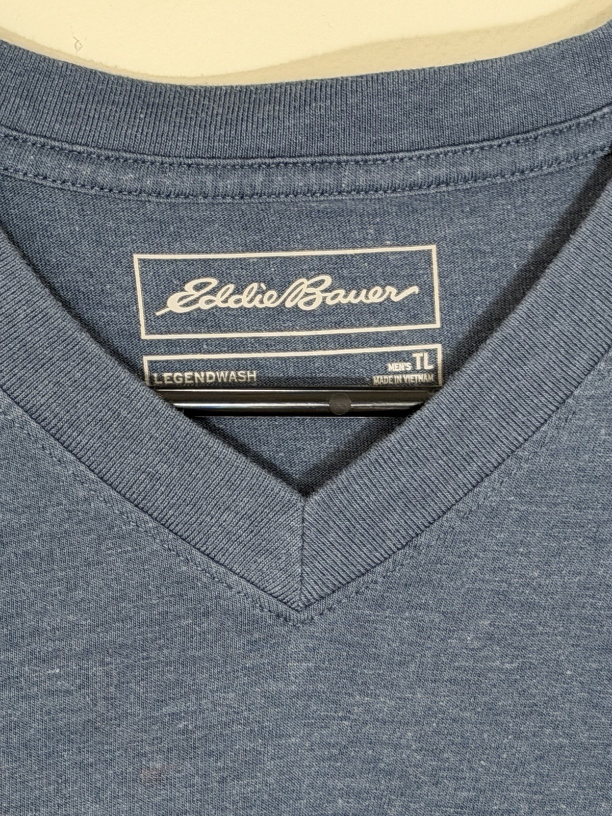 Eddie Bauer Men TL Blue V-Neck Short Sleeve T-Shirt gallery