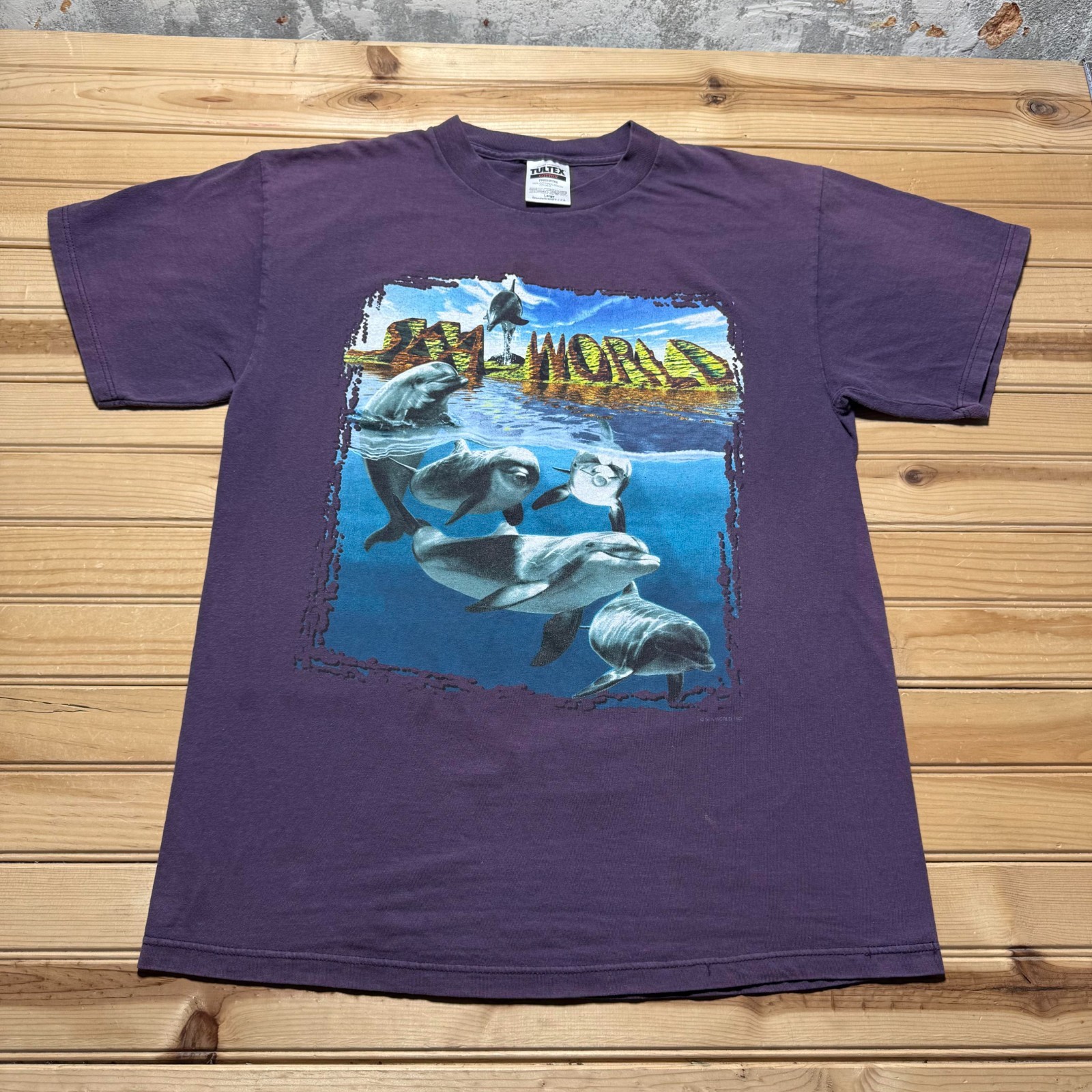 Vintage 90s Sea World Dolphins Ocean Graphic Souvenir T-Shirt Men’s – Size Large