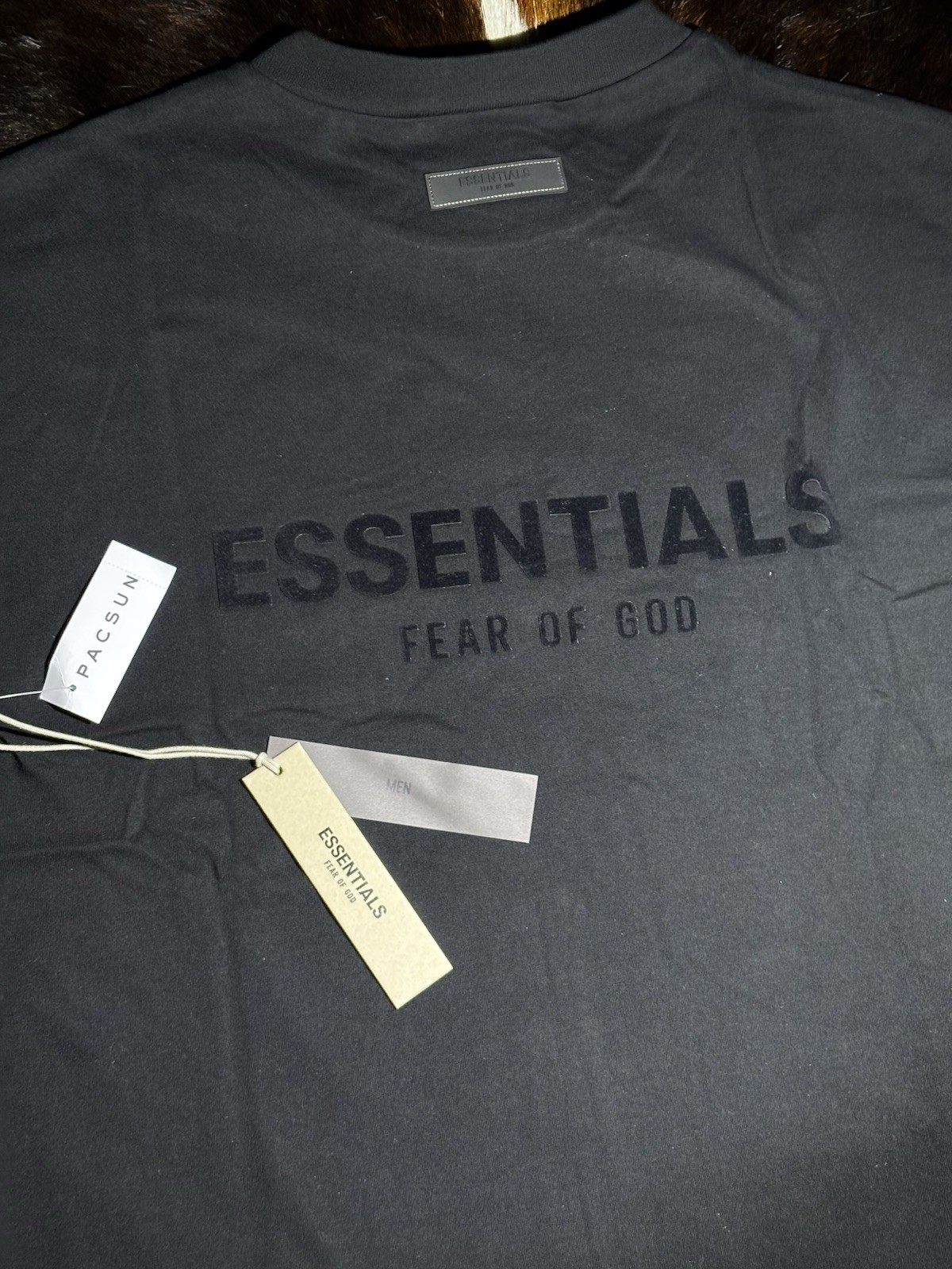 Essentials Fear of God Men’s Black Logo Short Sleeve Crew Neck T-Shirt L NWT gallery
