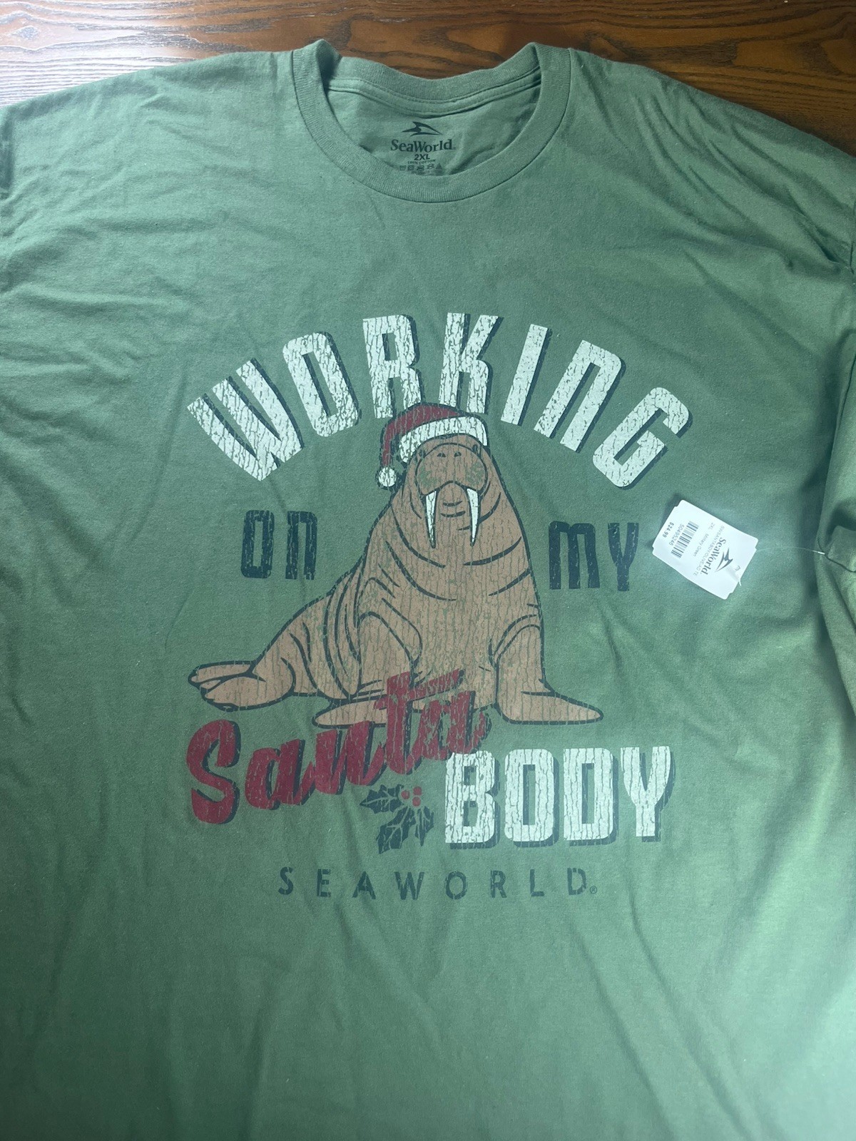 NEW Sea World Santa Body Walrus Christmas Green Graphic T Shirt Size 2XL NWT
